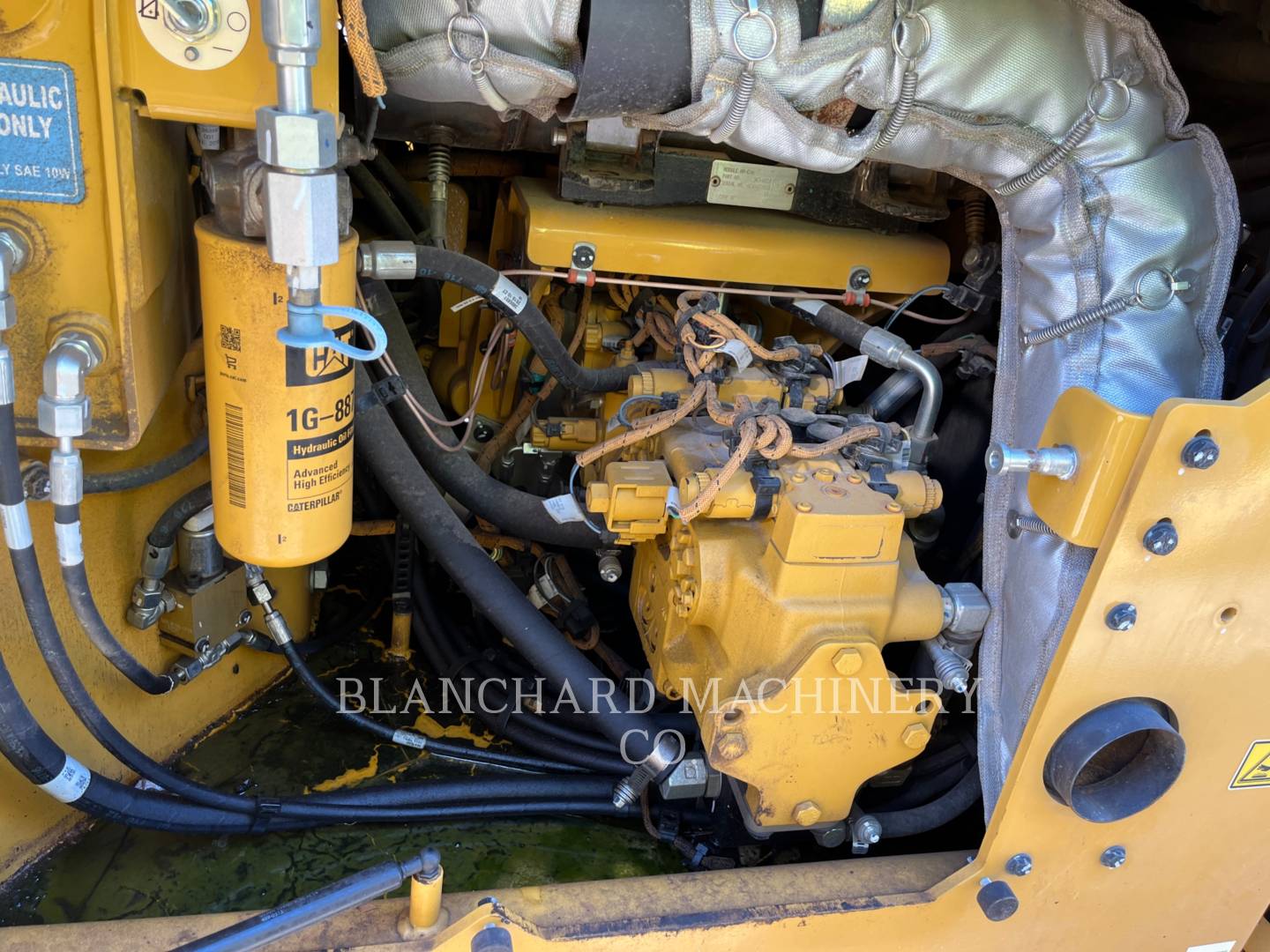 2019 Caterpillar CB10 Vibratory Double