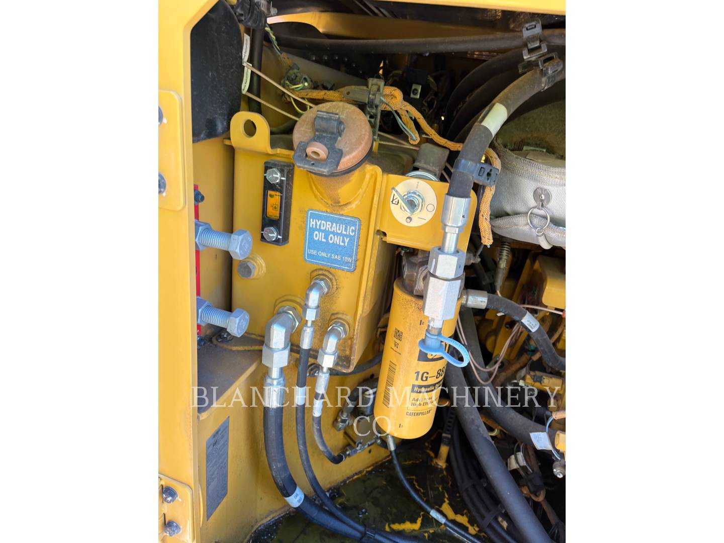 2019 Caterpillar CB10 Vibratory Double