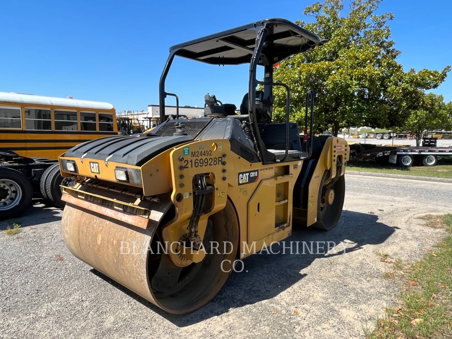 2019 Caterpillar CB10 Vibratory Double