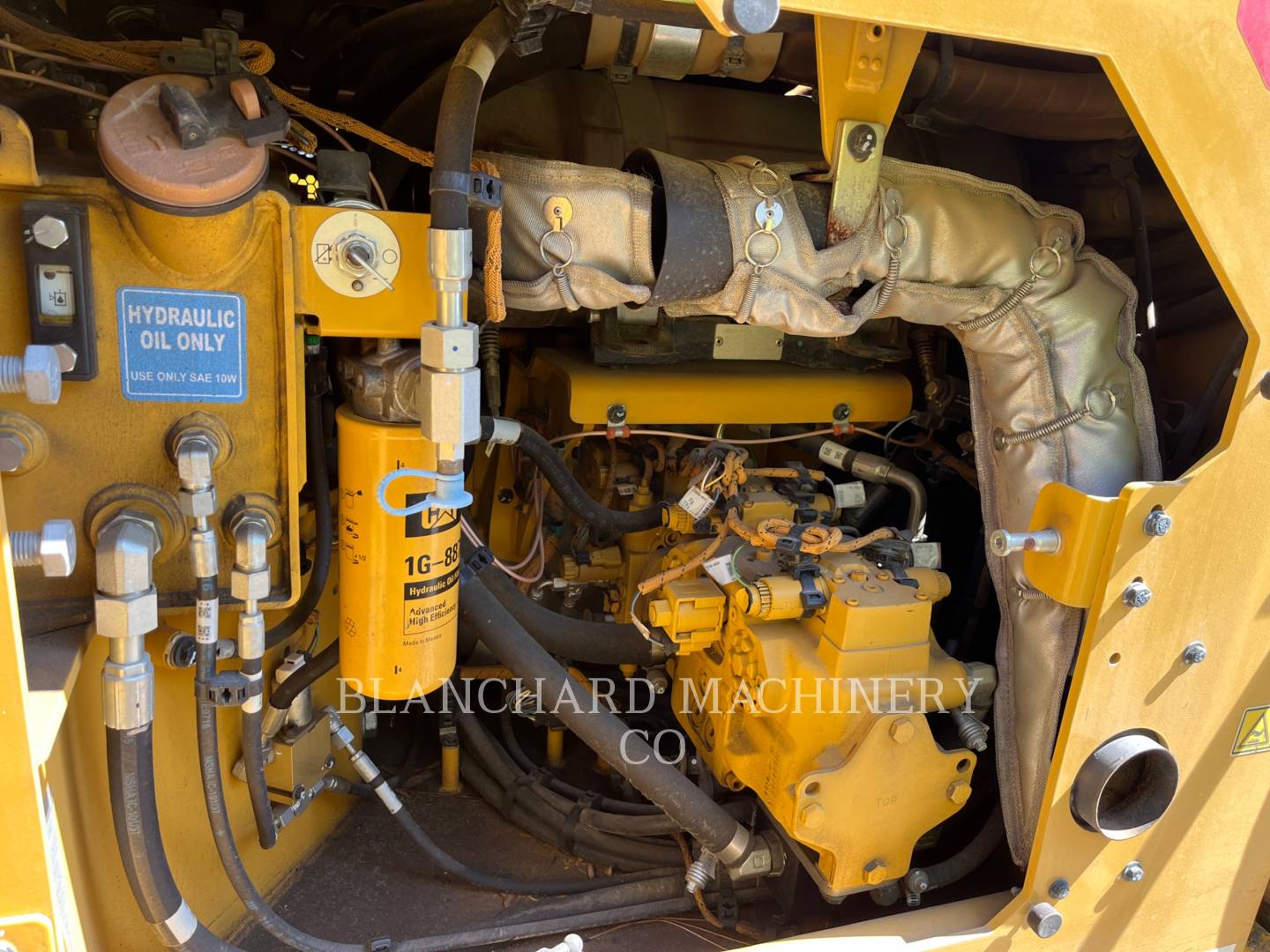 2019 Caterpillar CB10 Vibratory Double