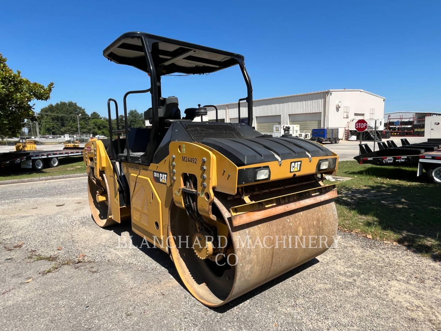 2019 Caterpillar CB10 Vibratory Double