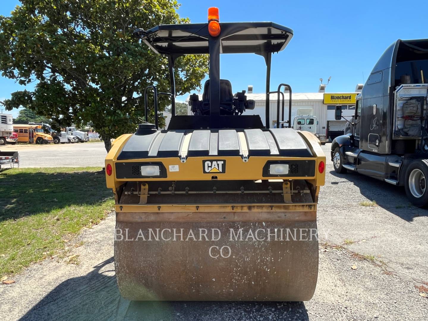 2019 Caterpillar CB10 Vibratory Double