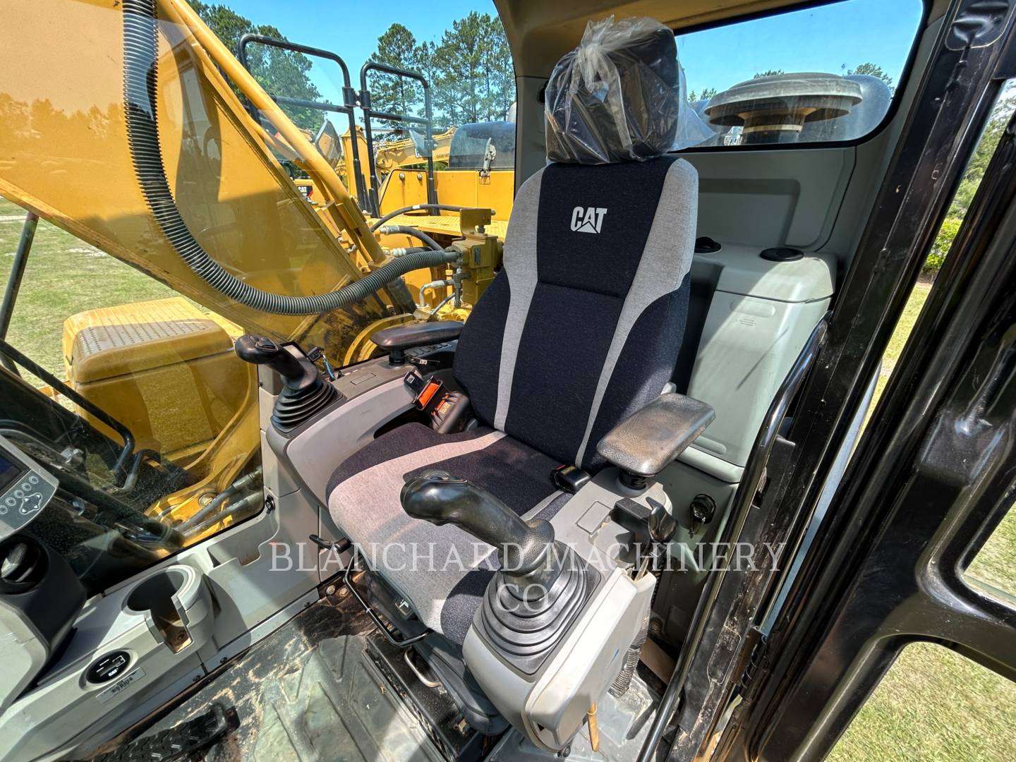 2015 Caterpillar 329FL Excavator