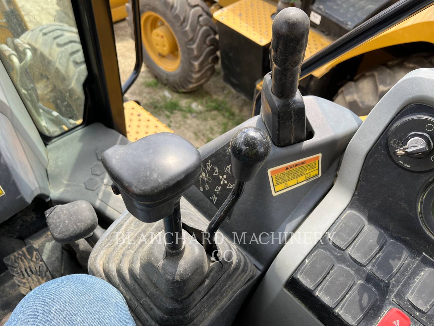 2018 Caterpillar 415F2ST Tractor Loader Backhoe