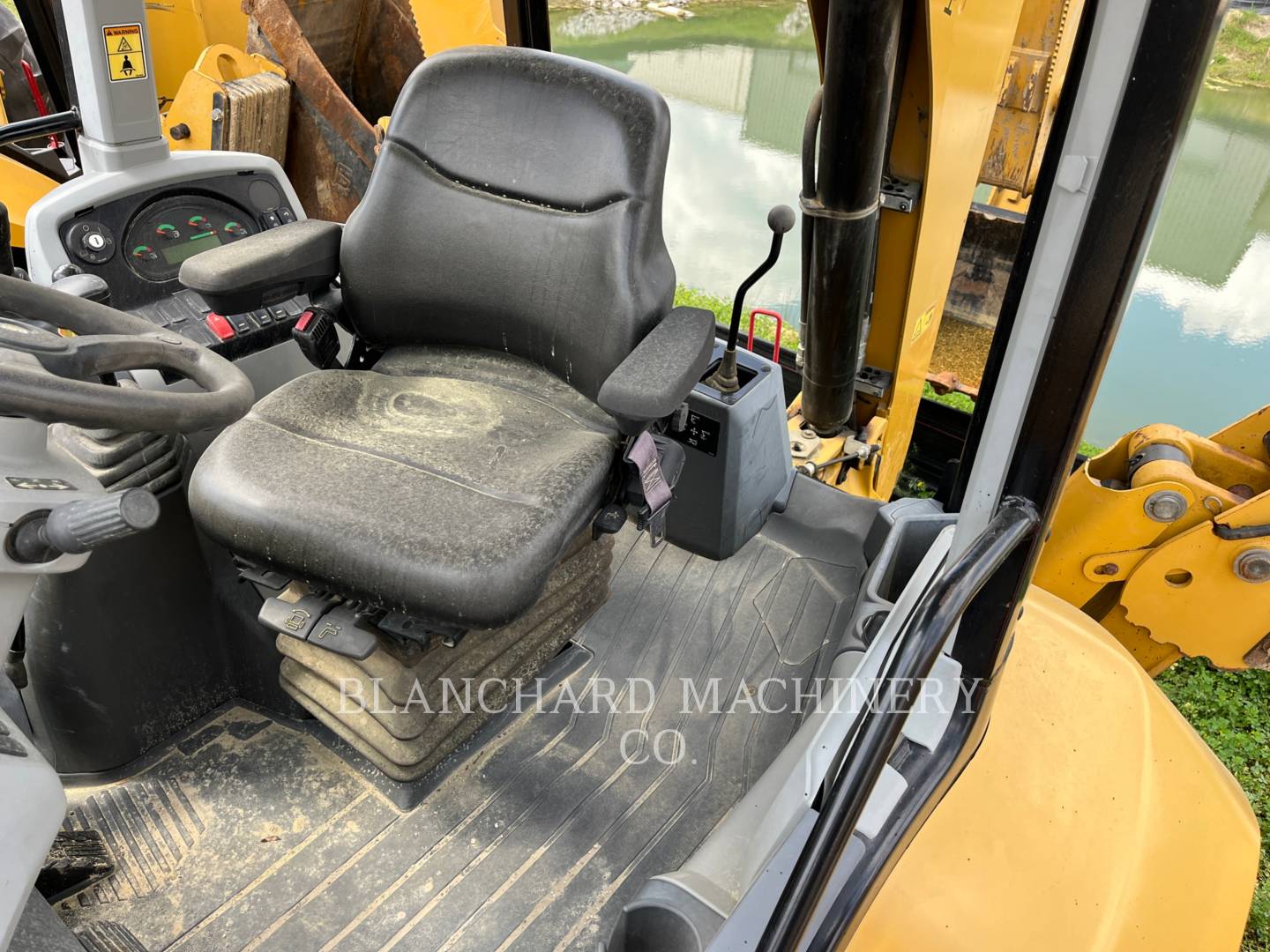 2018 Caterpillar 415F2ST Tractor Loader Backhoe