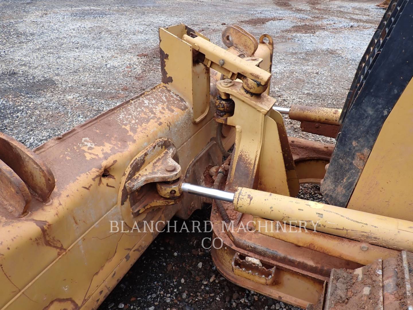 2010 Caterpillar D3KLGP Dozer