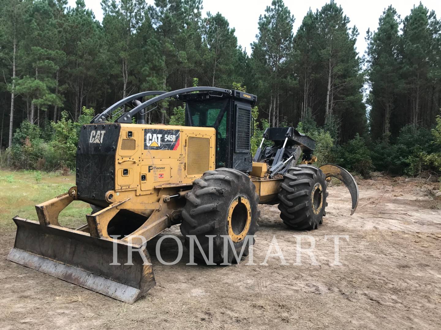 2017 Caterpillar 545D Skidder