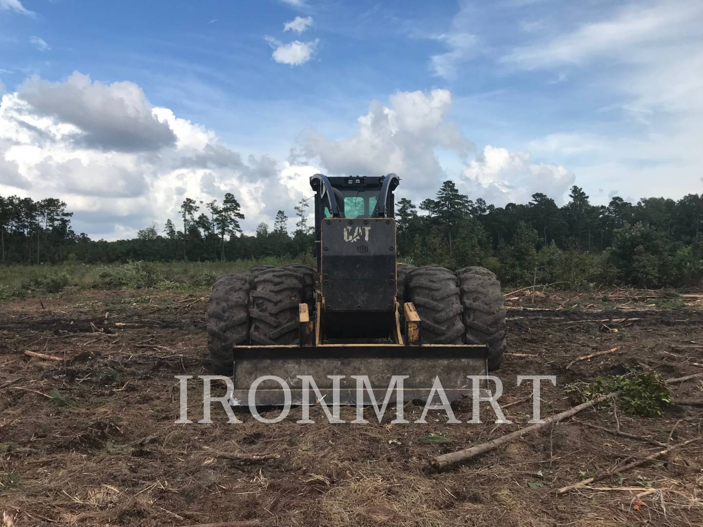 2015 Caterpillar 545D Skidder