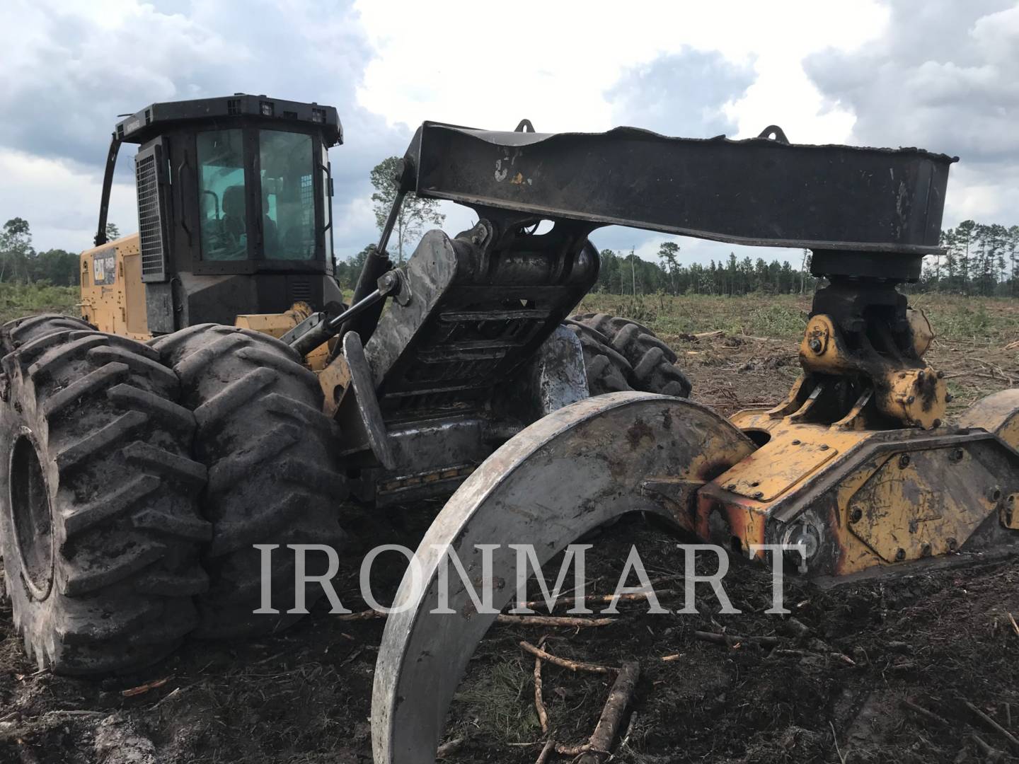 2015 Caterpillar 545D Skidder