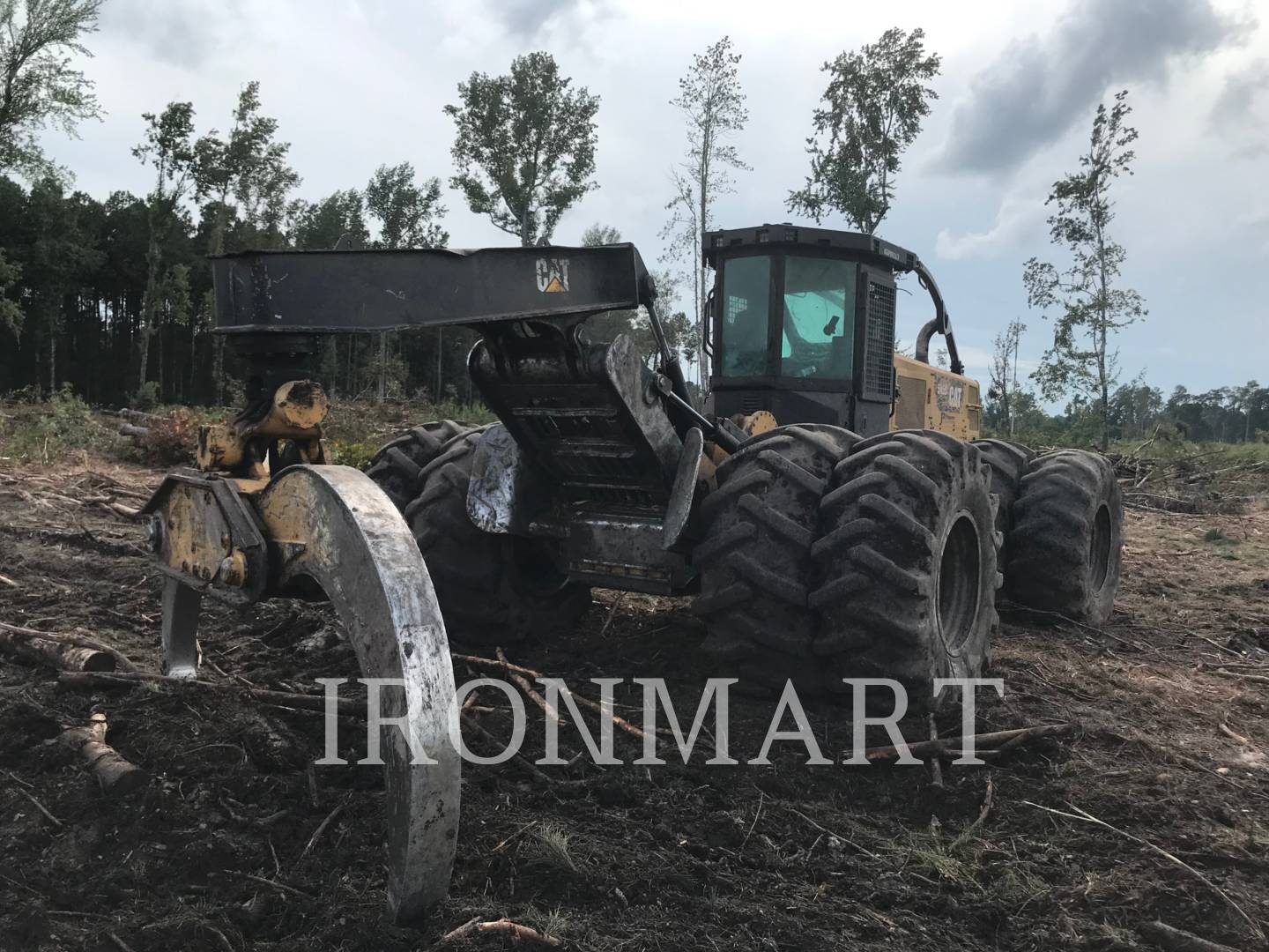 2015 Caterpillar 545D Skidder