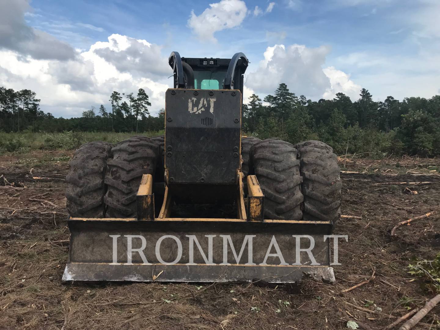 2015 Caterpillar 545D Skidder