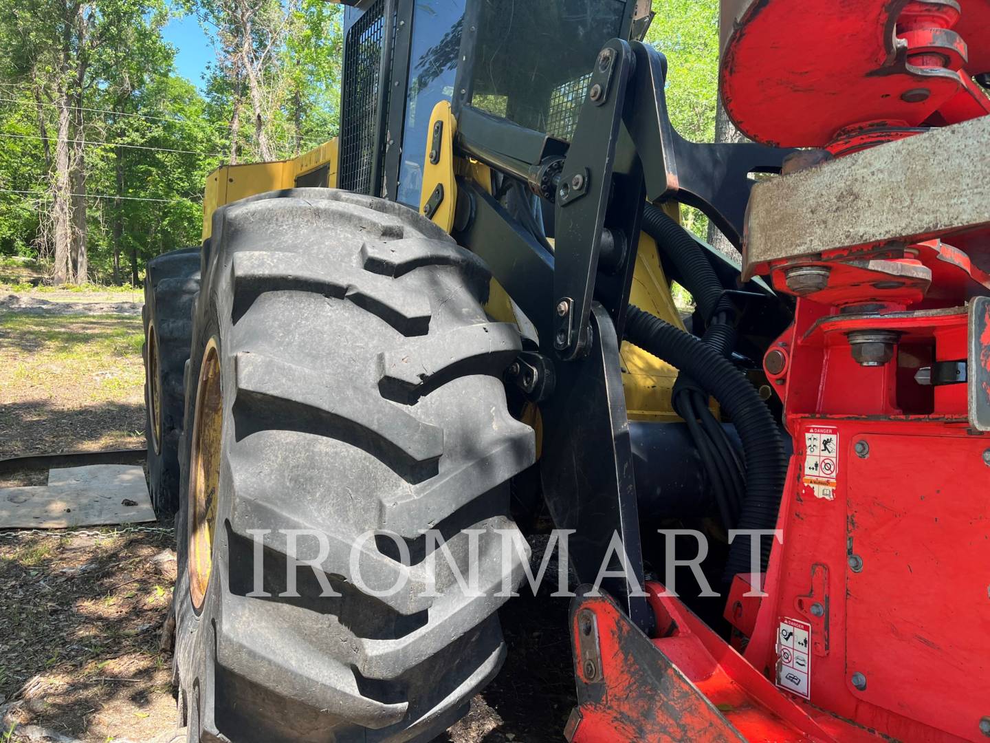 2014 Caterpillar 553C Feller Buncher