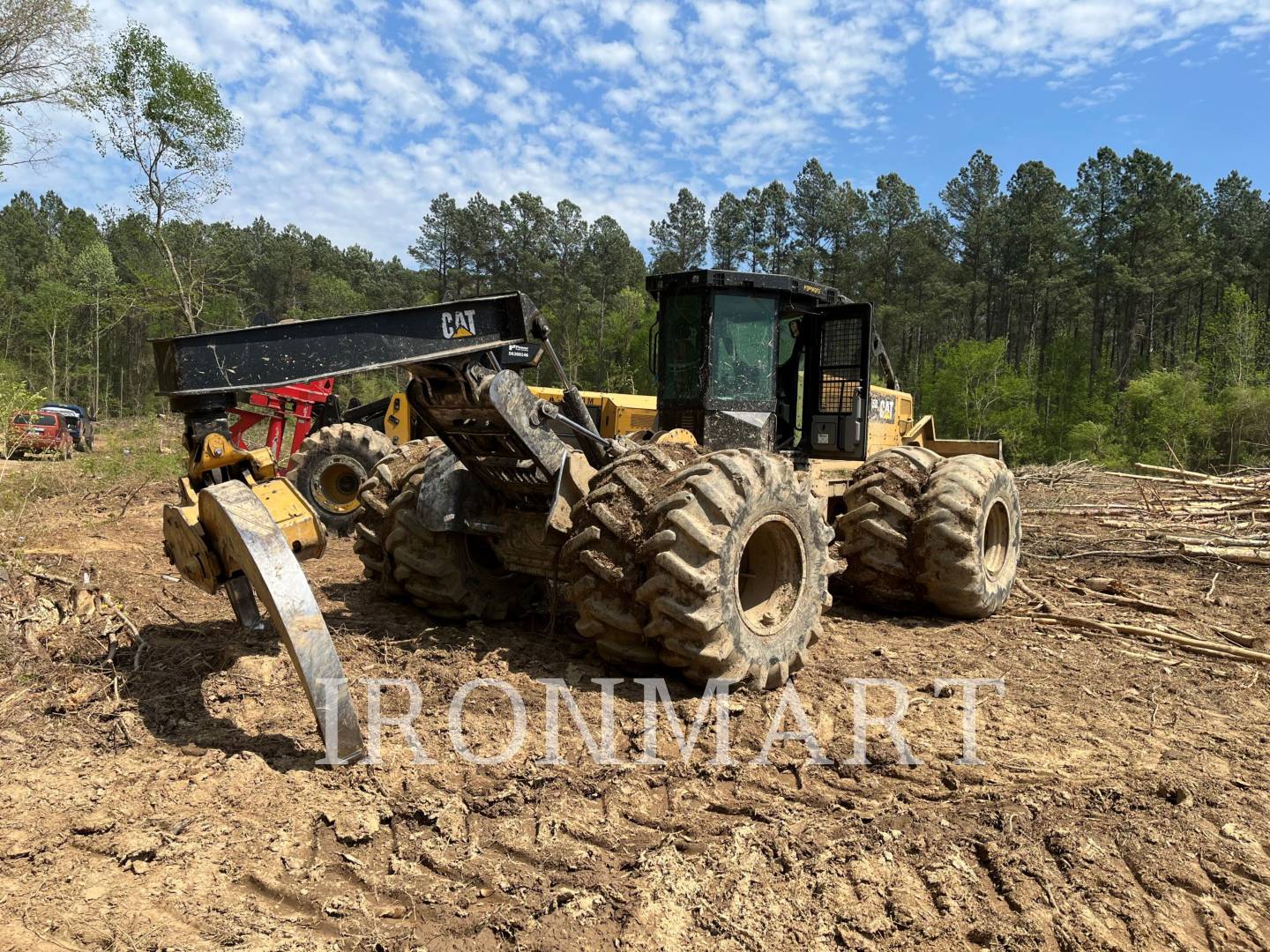 2017 Caterpillar 545D Skidder