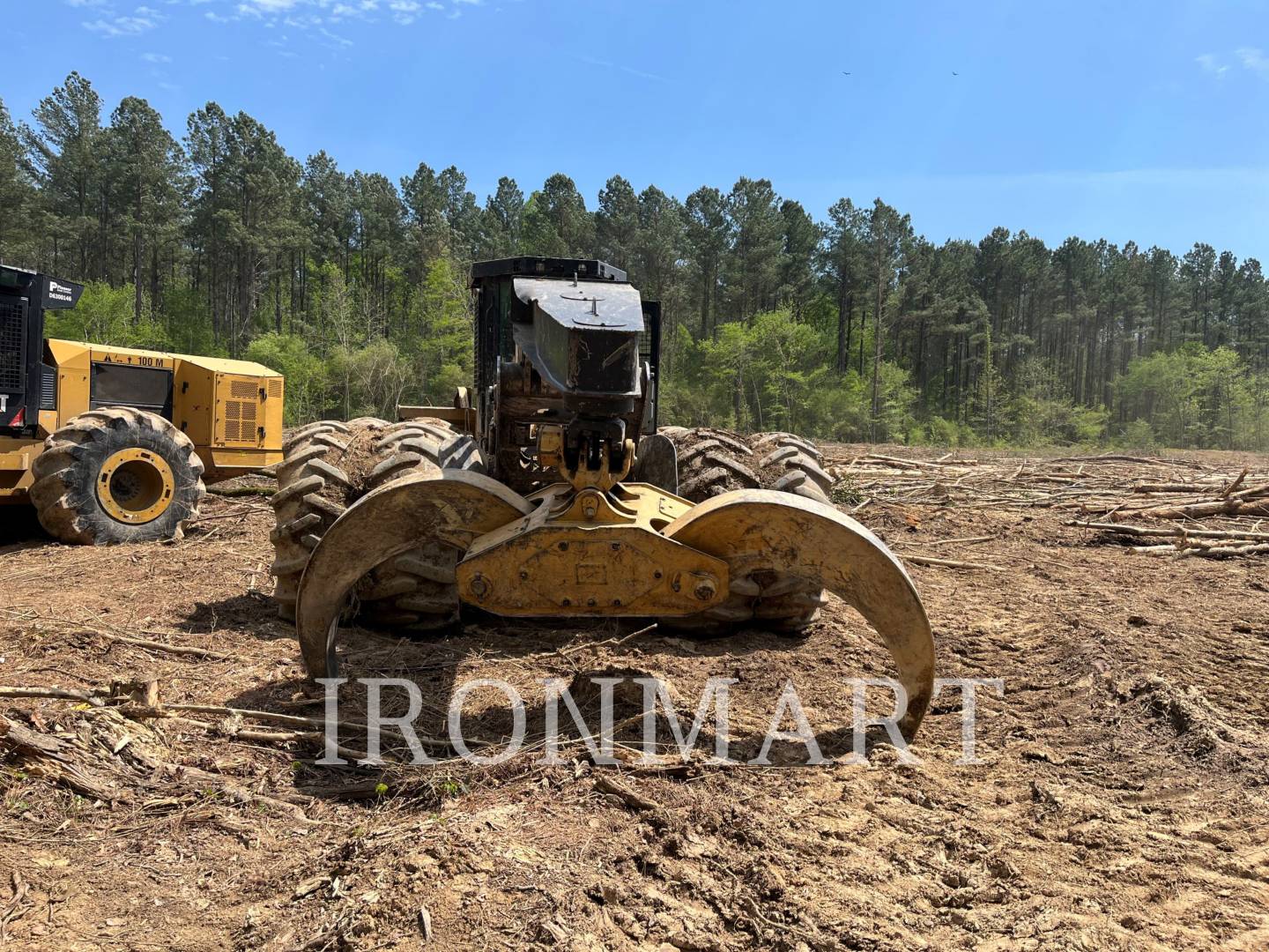 2017 Caterpillar 545D Skidder