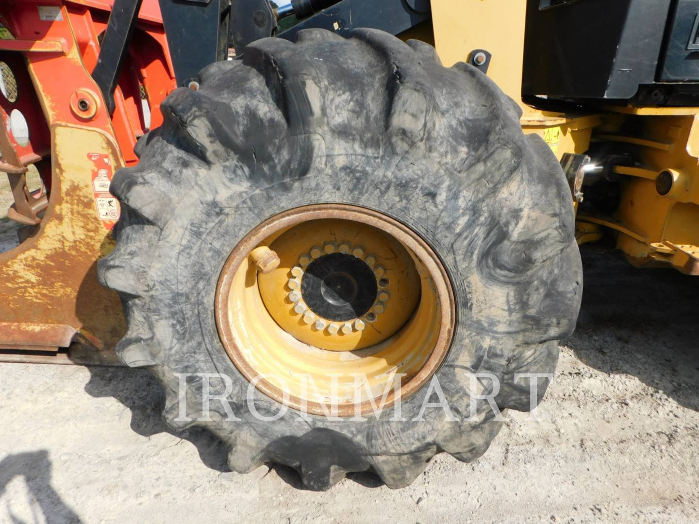 2016 Caterpillar 553C Feller Buncher