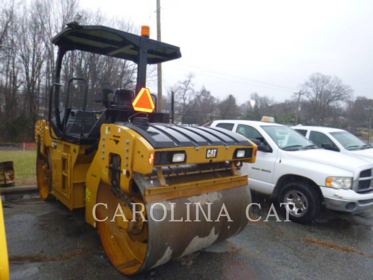 2018 Caterpillar CB10 Compactor