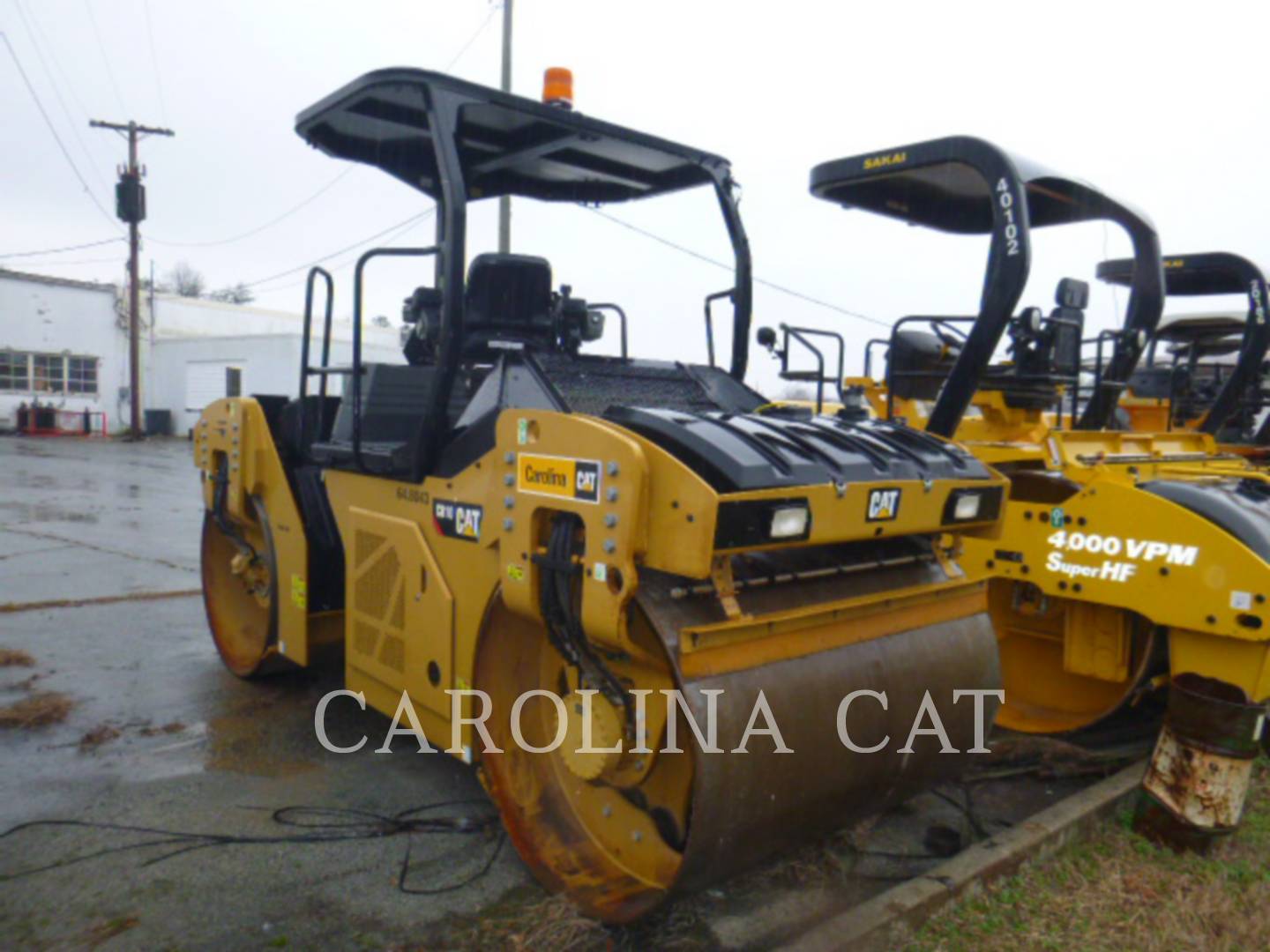 2018 Caterpillar CB10 Compactor