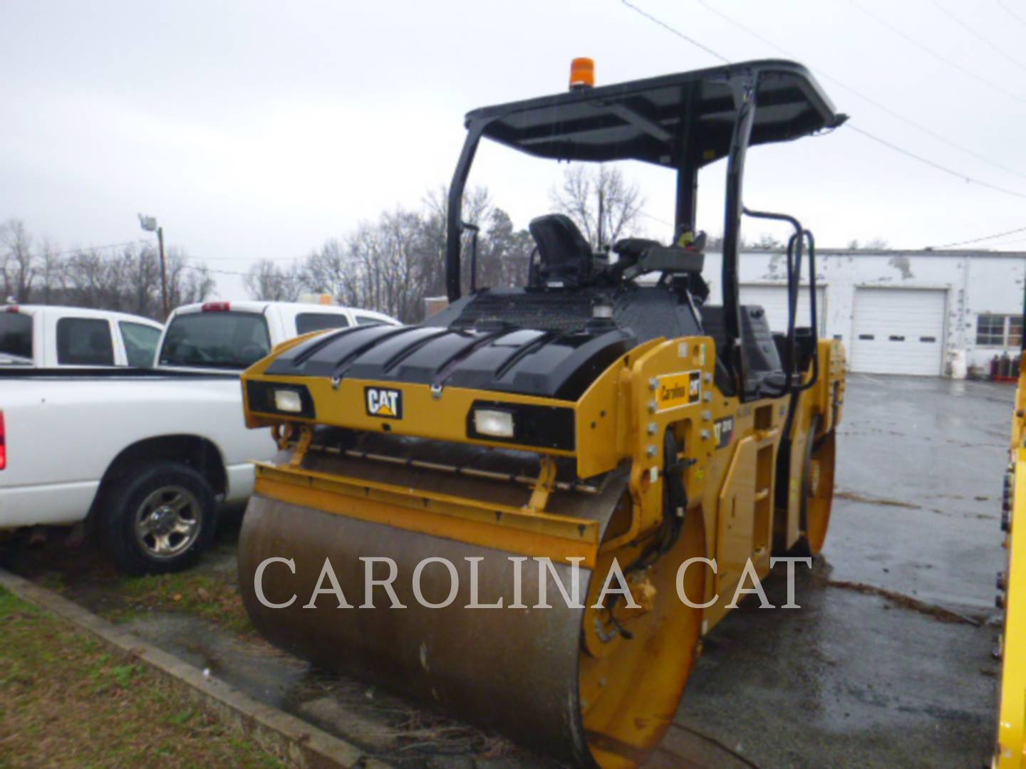 2018 Caterpillar CB10 Compactor