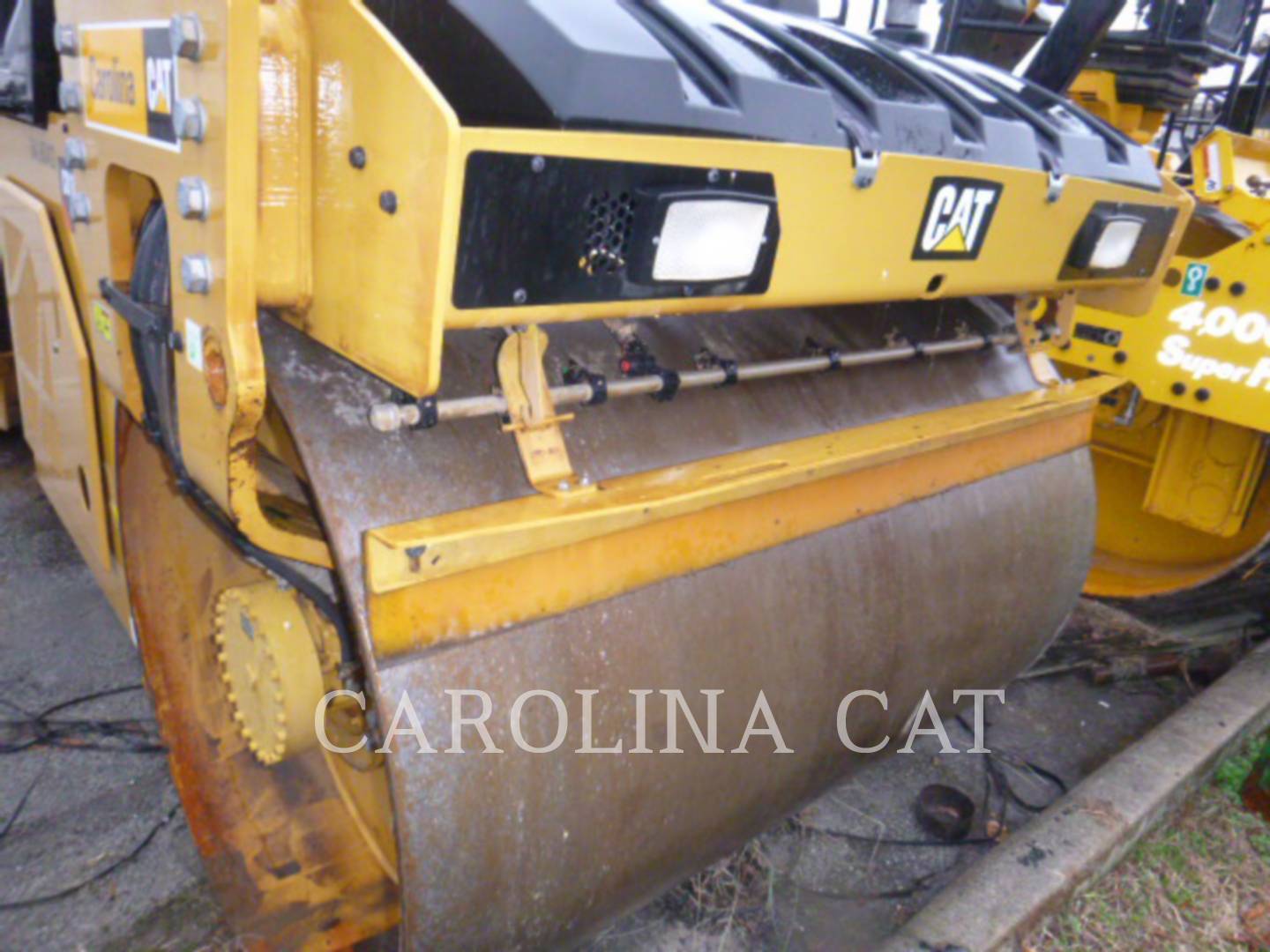 2018 Caterpillar CB10 Compactor