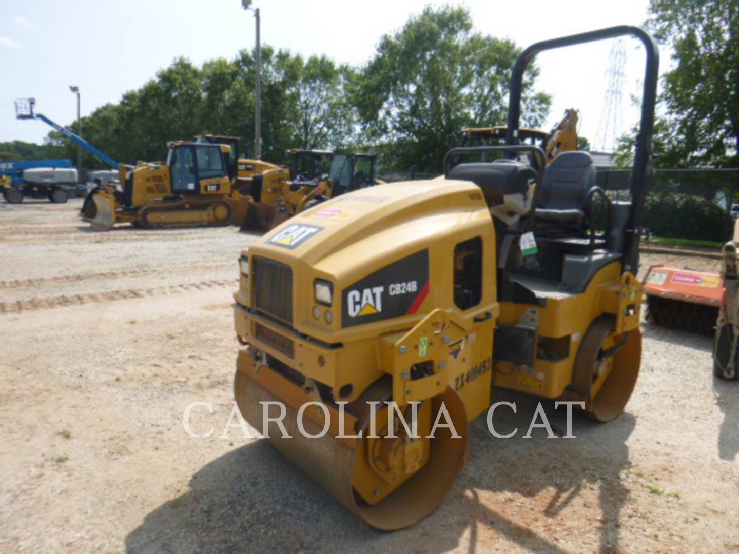 2018 Caterpillar CB24B Compactor