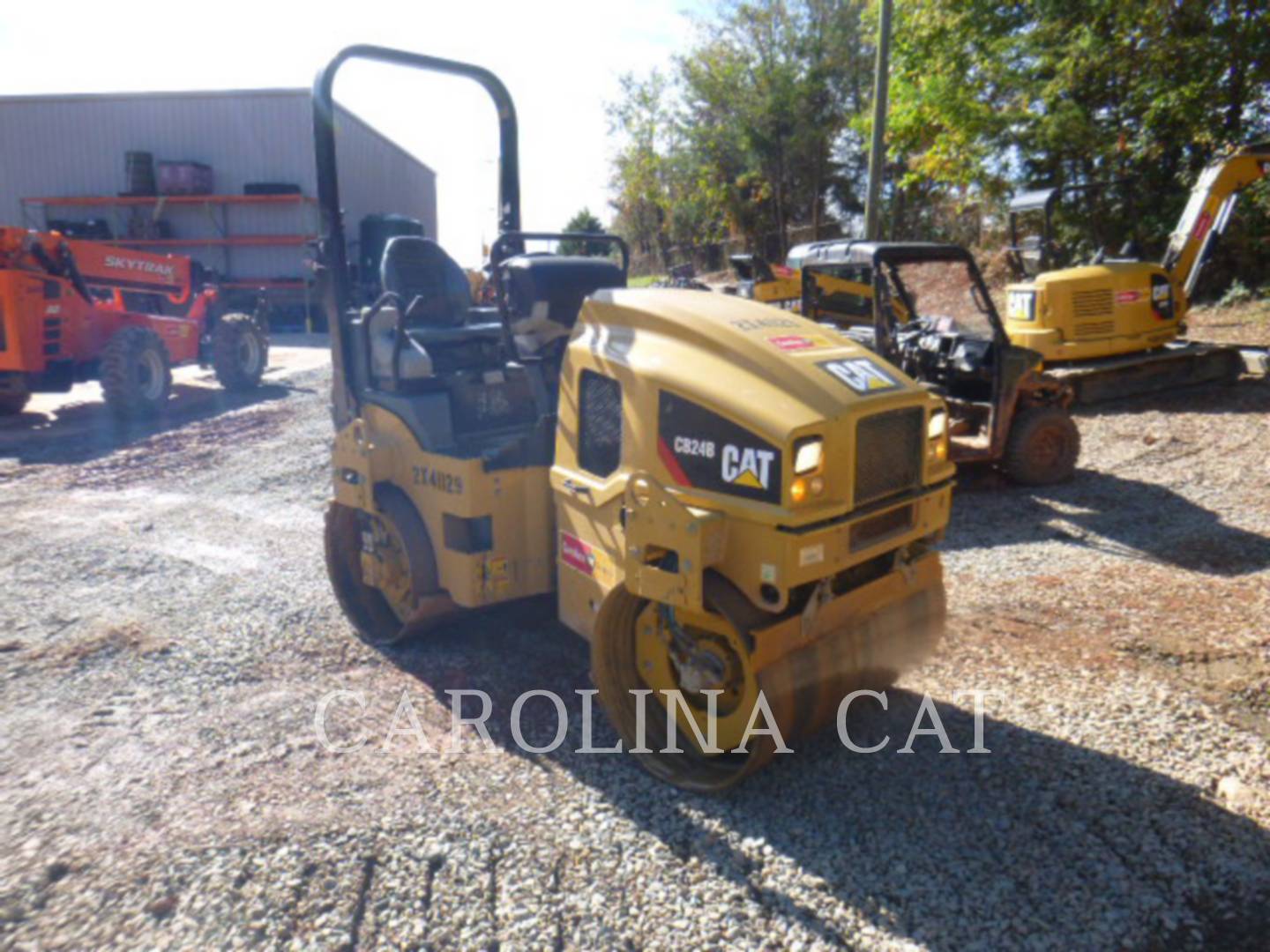 2018 Caterpillar CB24B Compactor