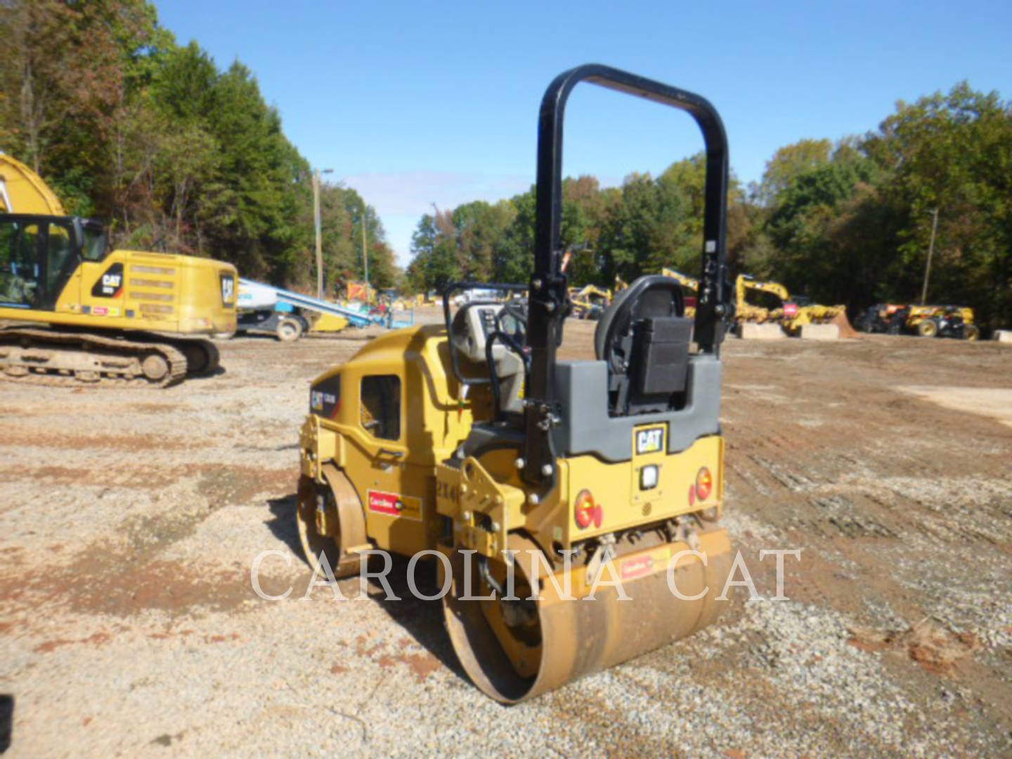 2018 Caterpillar CB24B Compactor