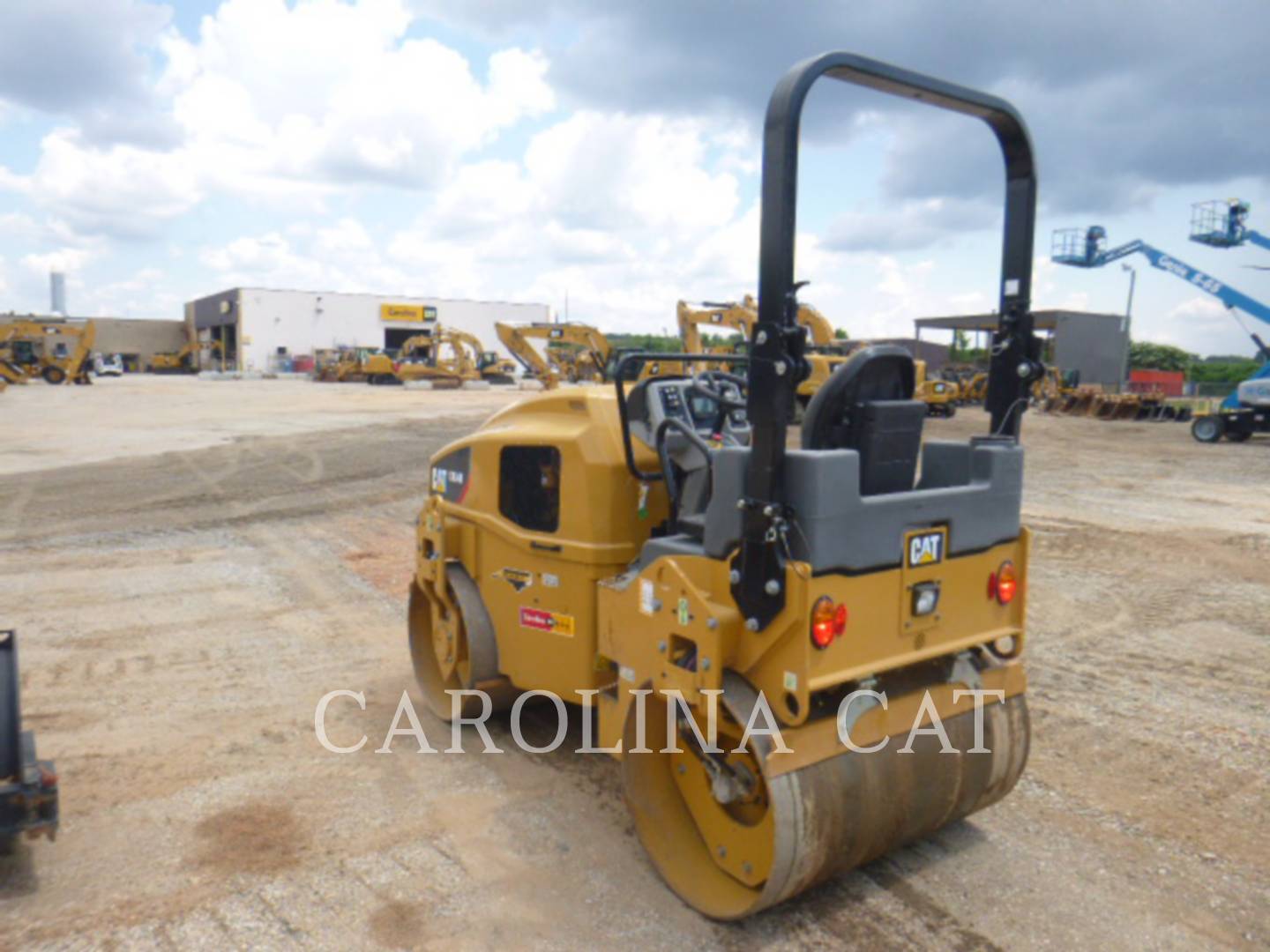 2019 Caterpillar CB34B Compactor