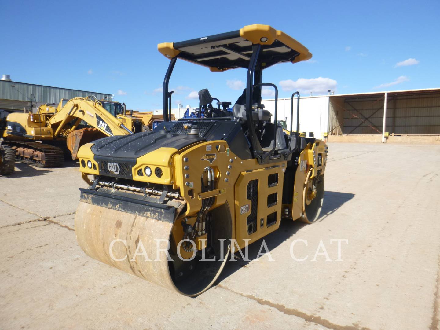 2020 Caterpillar CB7 Compactor