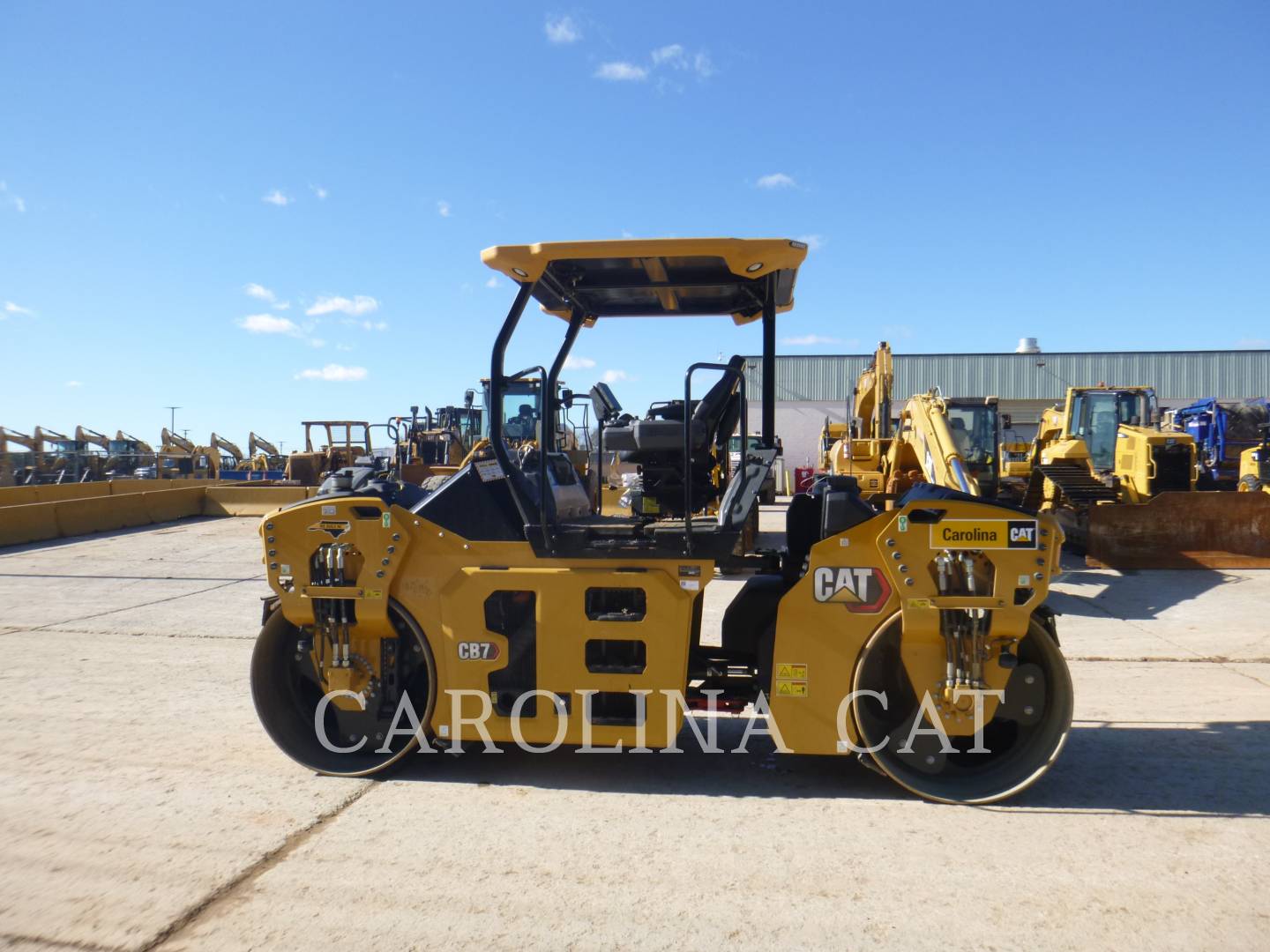 2020 Caterpillar CB7 Compactor