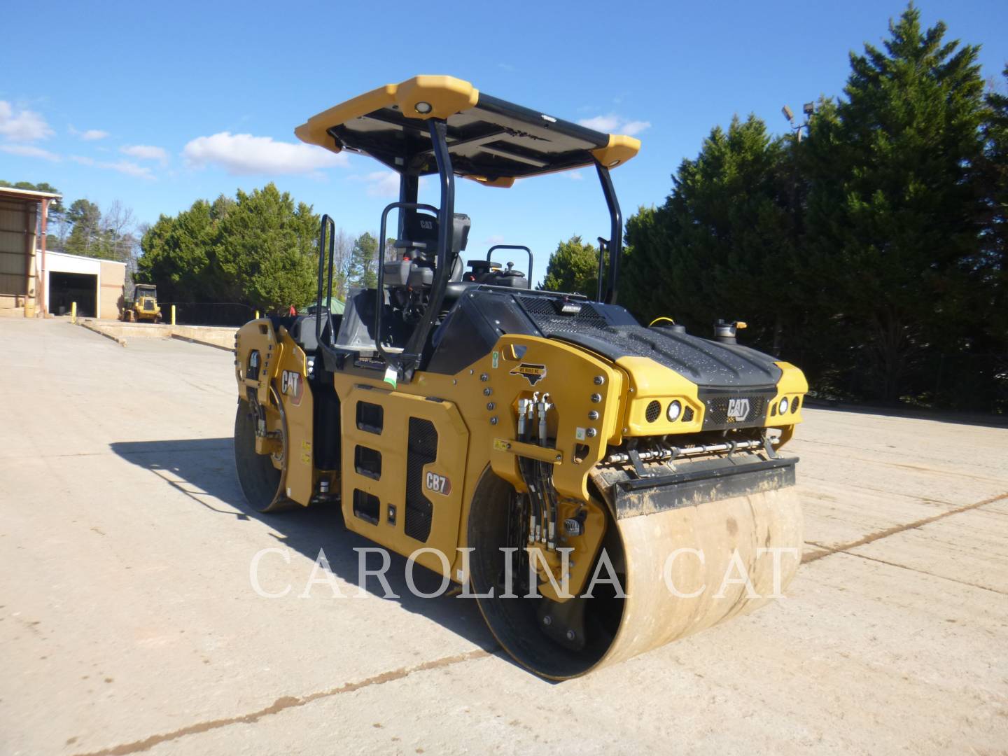 2020 Caterpillar CB7 Compactor