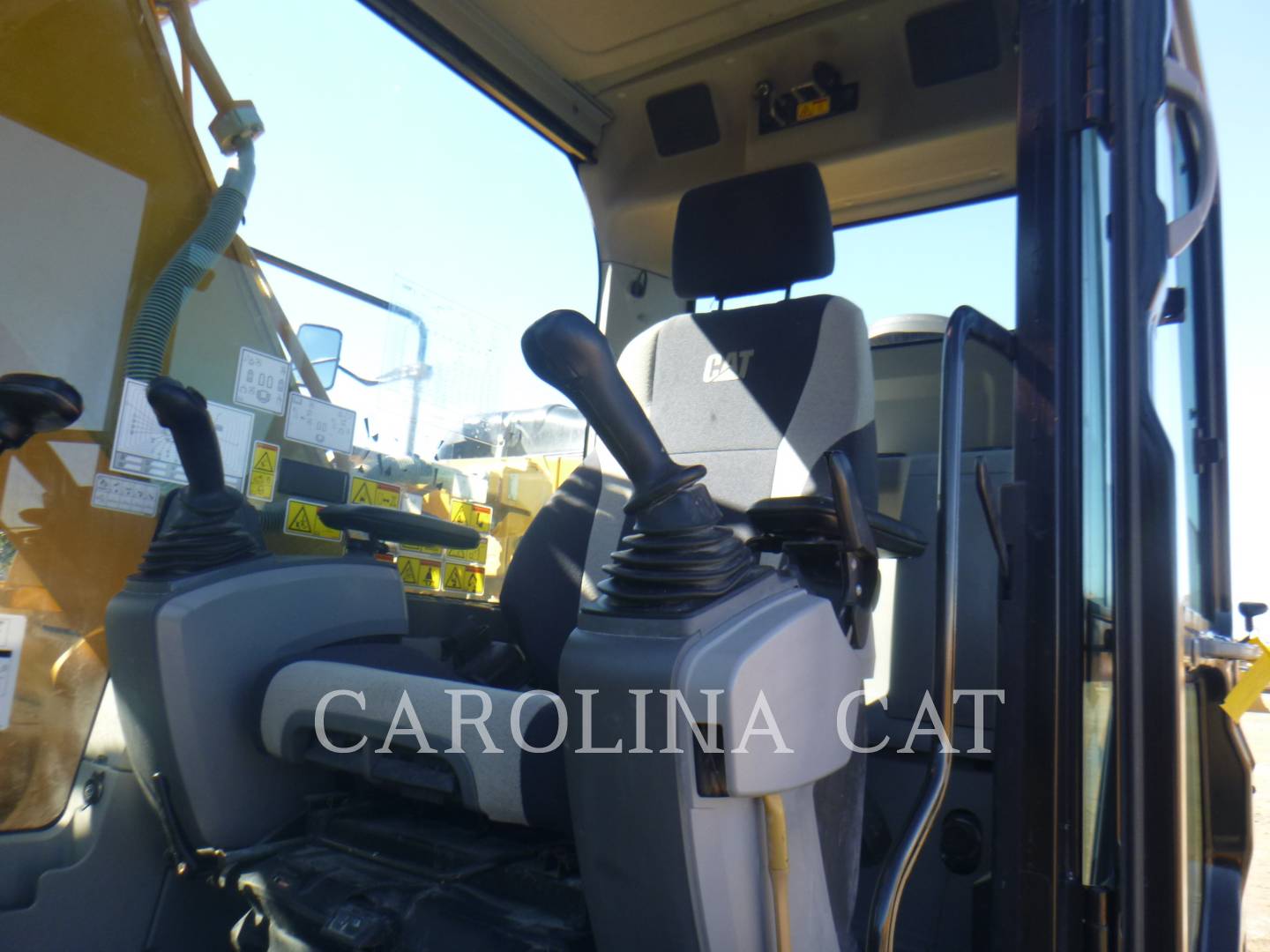 2017 Caterpillar 320FL Excavator