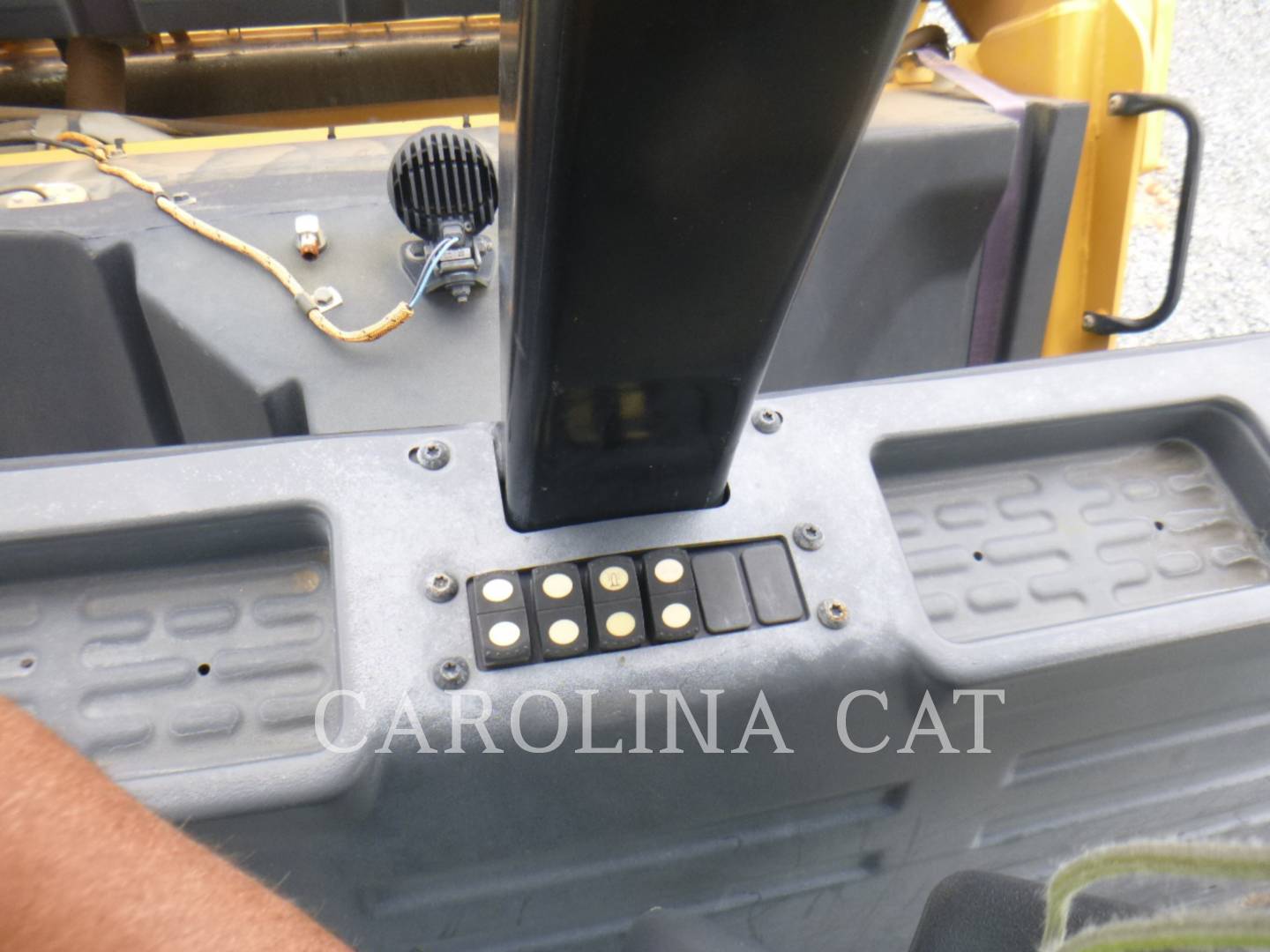 2019 Caterpillar CB13 Compactor