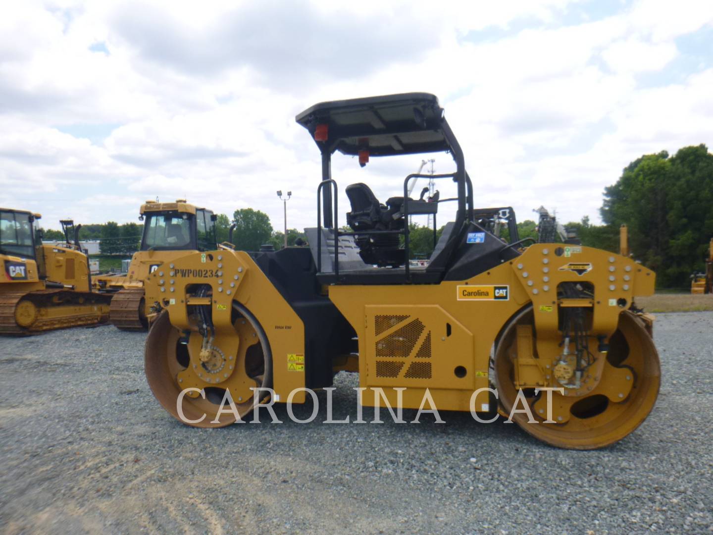 2019 Caterpillar CB13 Compactor