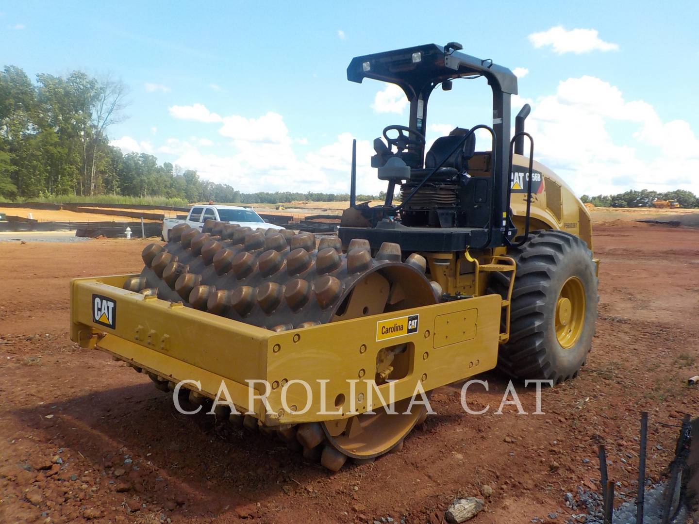 2017 Caterpillar CP 56 B Vibratory Single