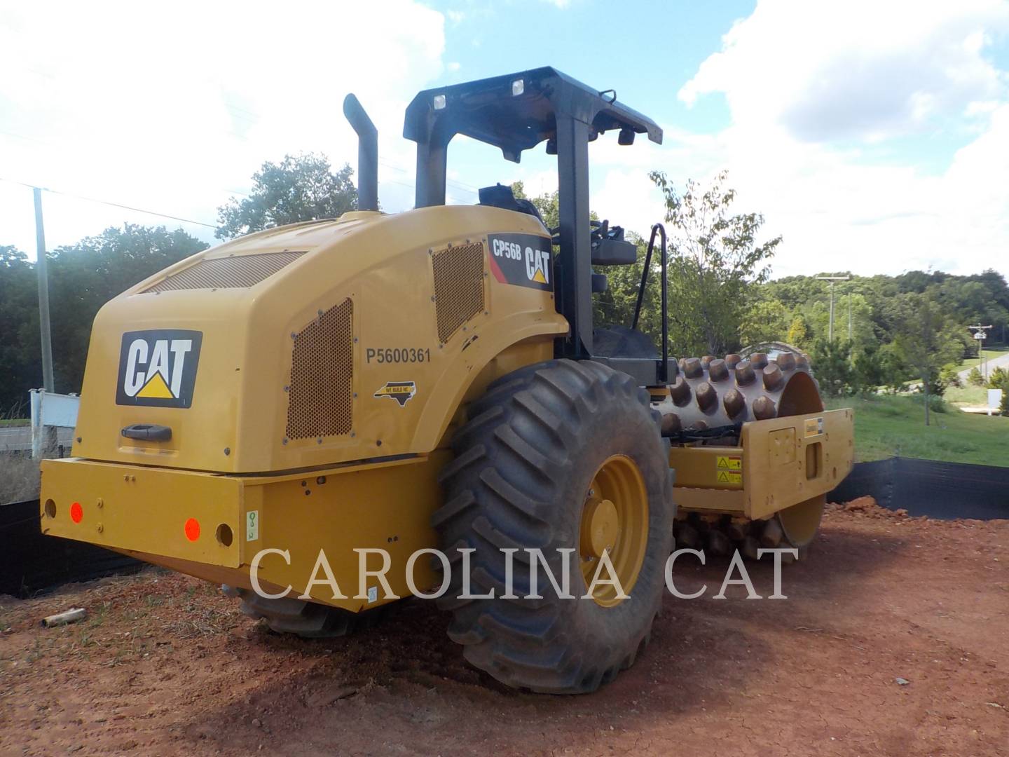 2017 Caterpillar CP 56 B Vibratory Single