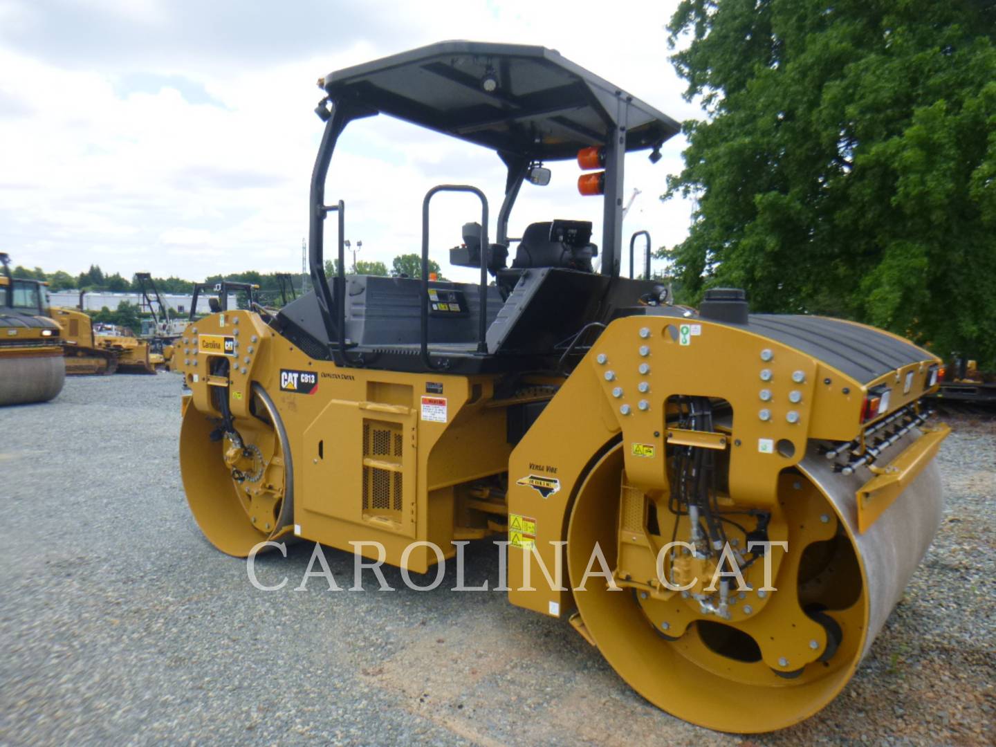 2019 Caterpillar CB13 Compactor