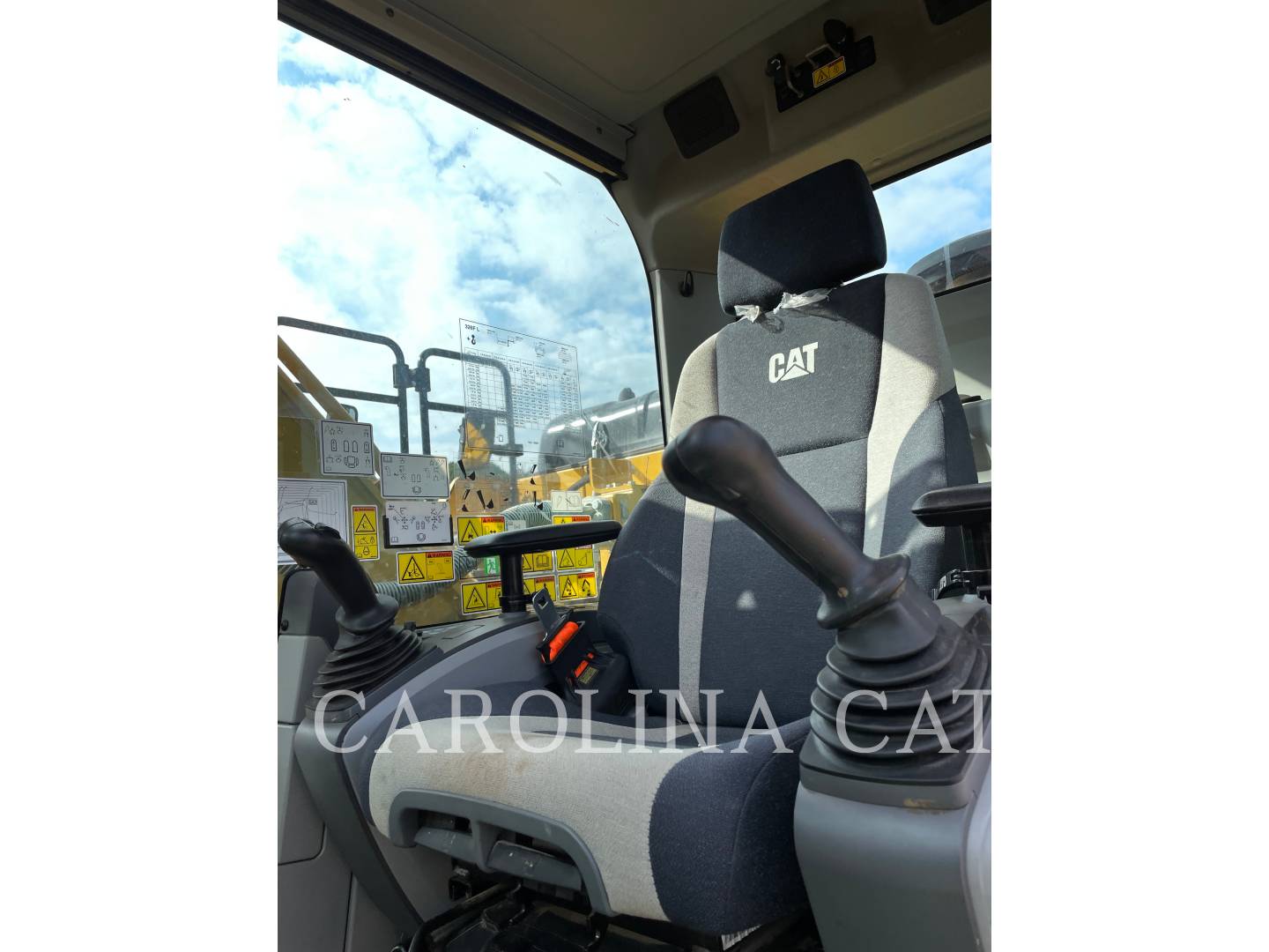 2019 Caterpillar 326FL TH Excavator