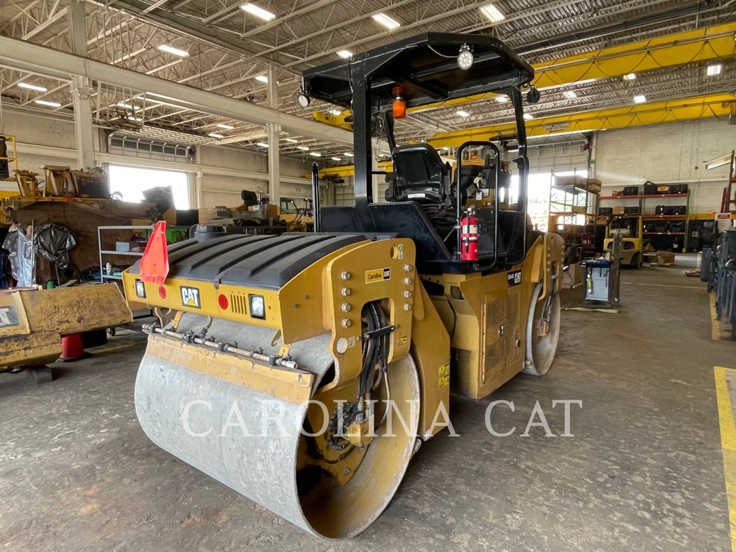 2016 Caterpillar CB44B Compactor