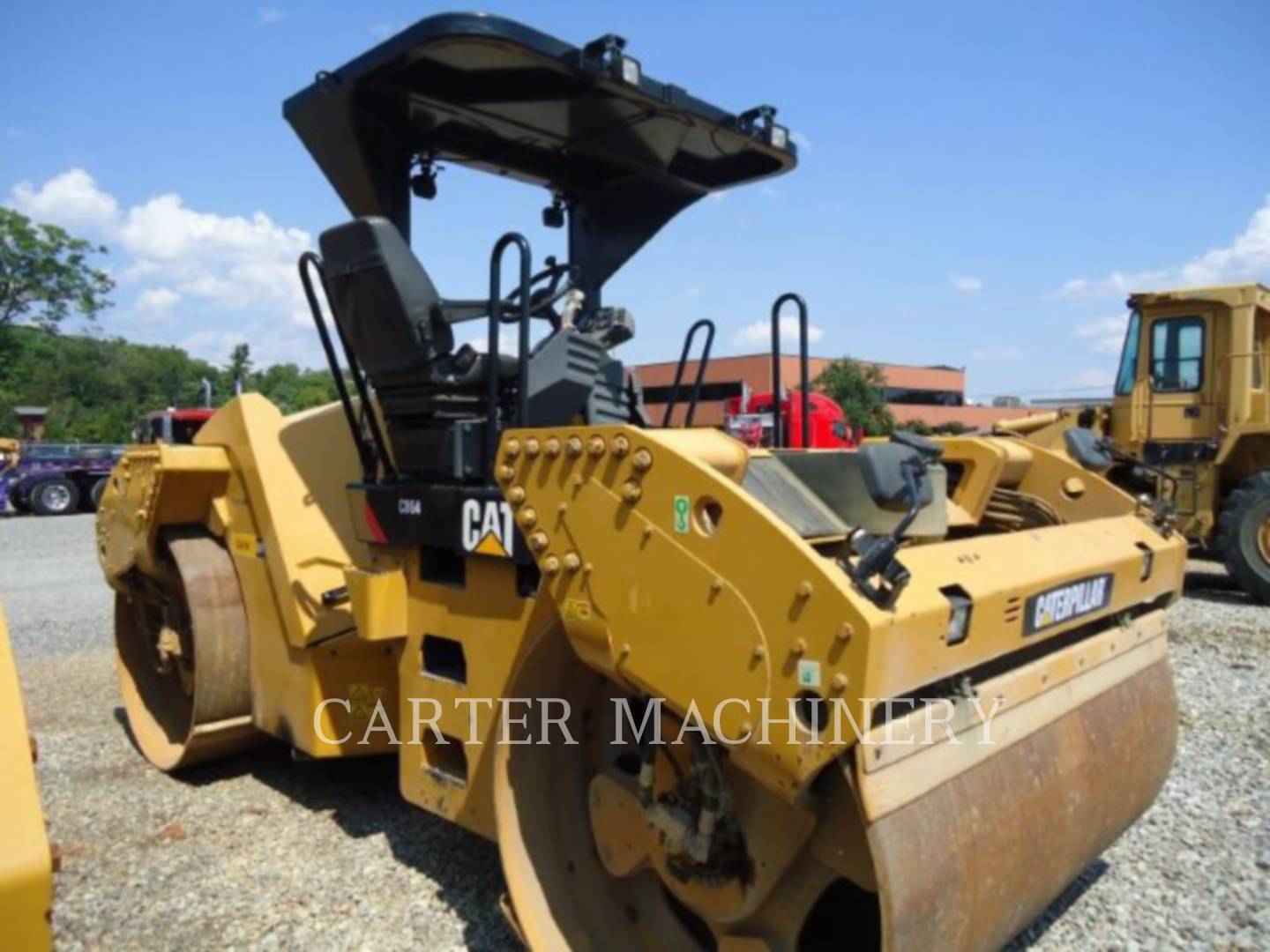 2014 Caterpillar CB64 Compactor