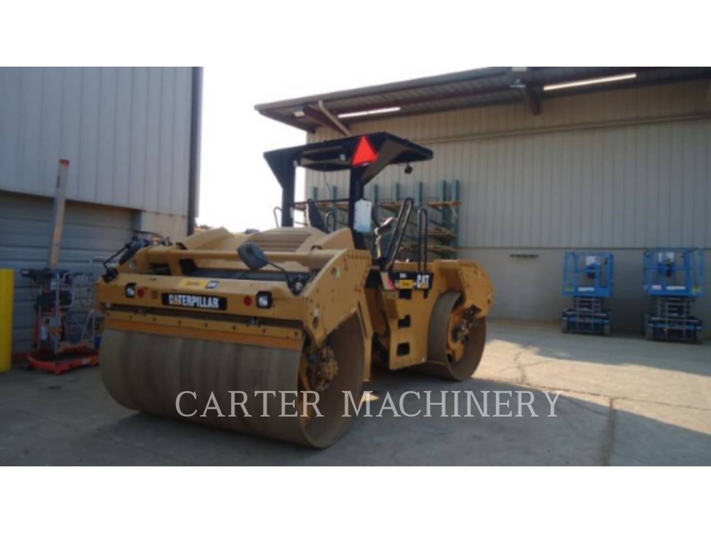 2014 Caterpillar CB64 Compactor