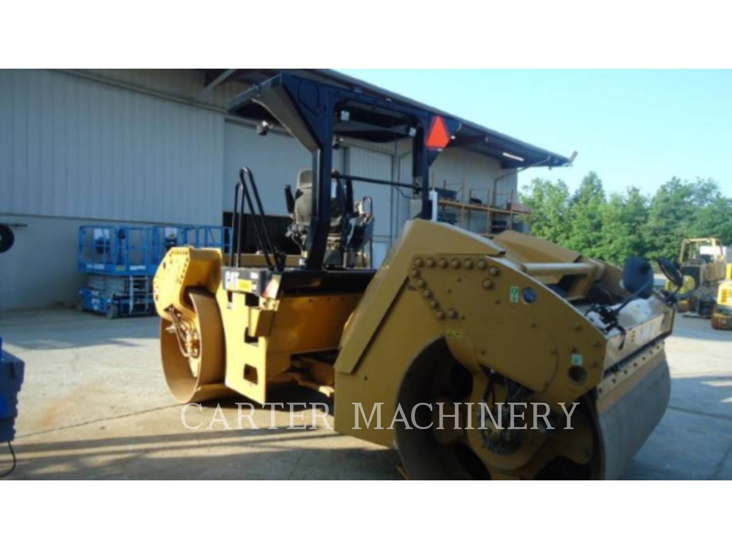 2014 Caterpillar CB64 Compactor