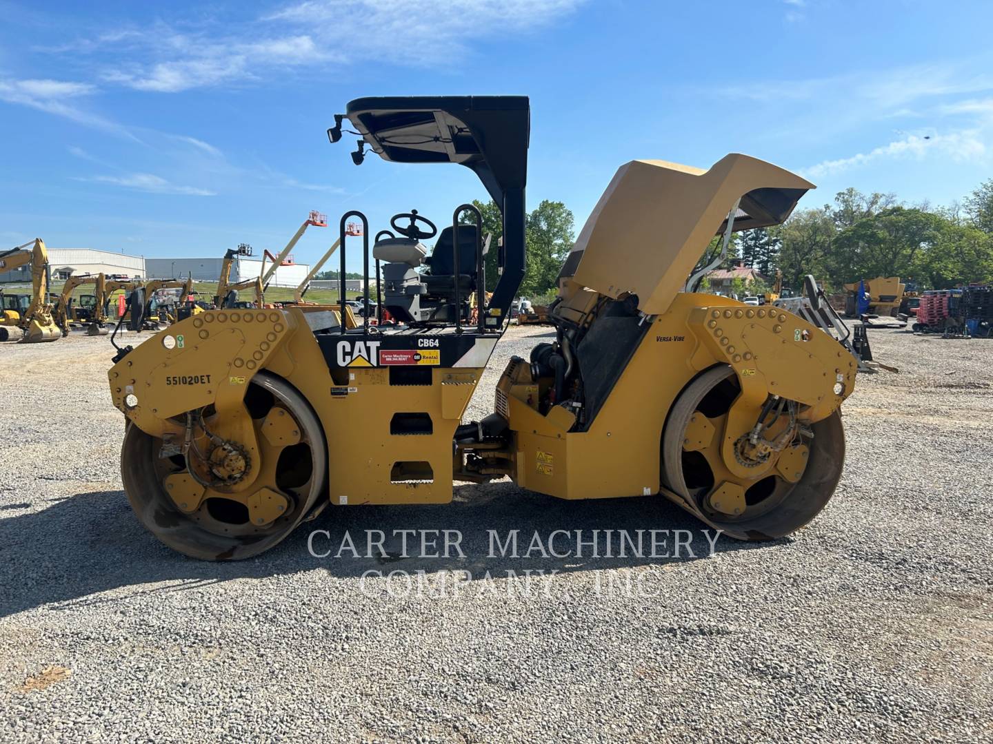 2014 Caterpillar CB64 Compactor