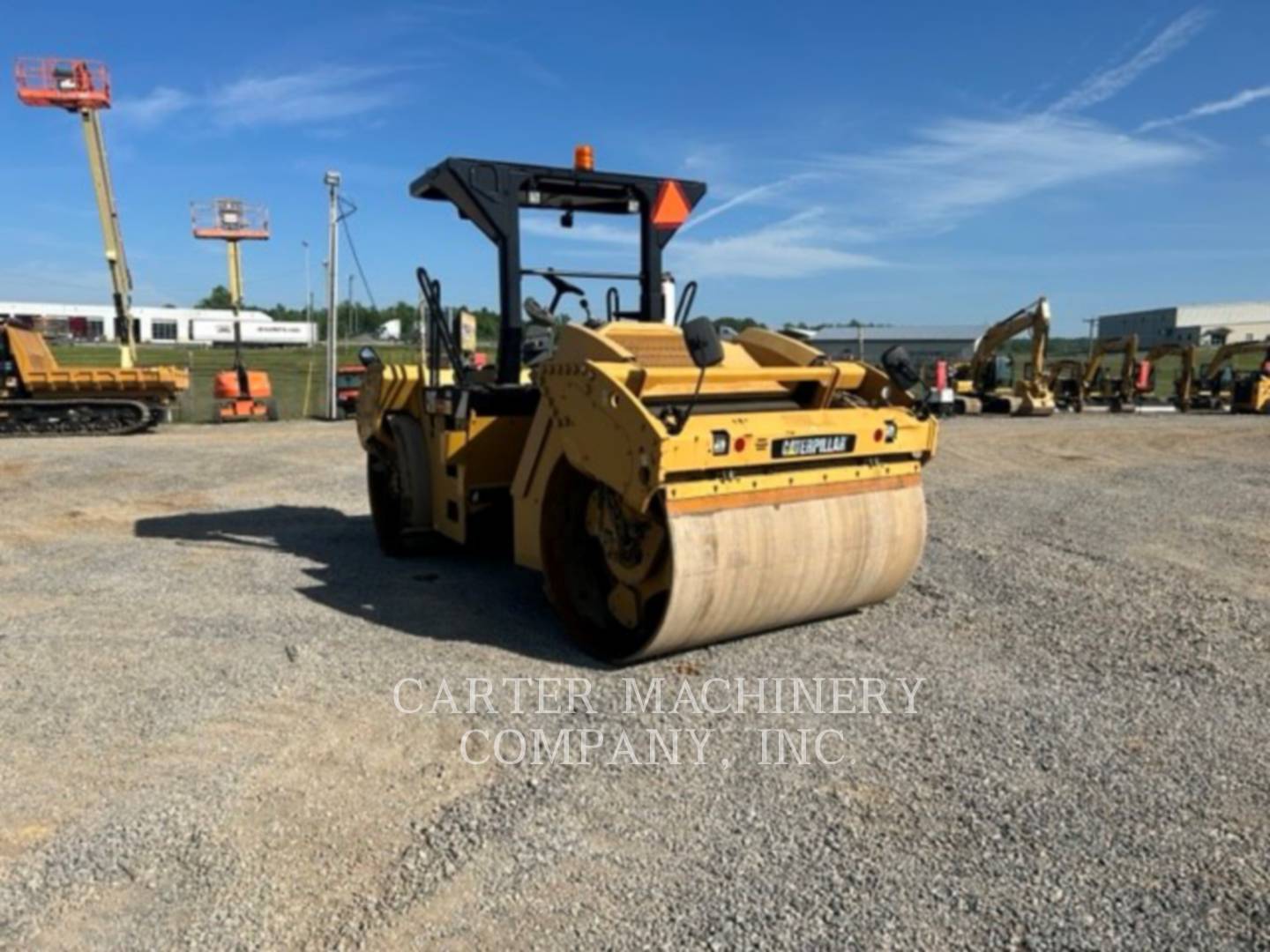 2014 Caterpillar CB64 Compactor