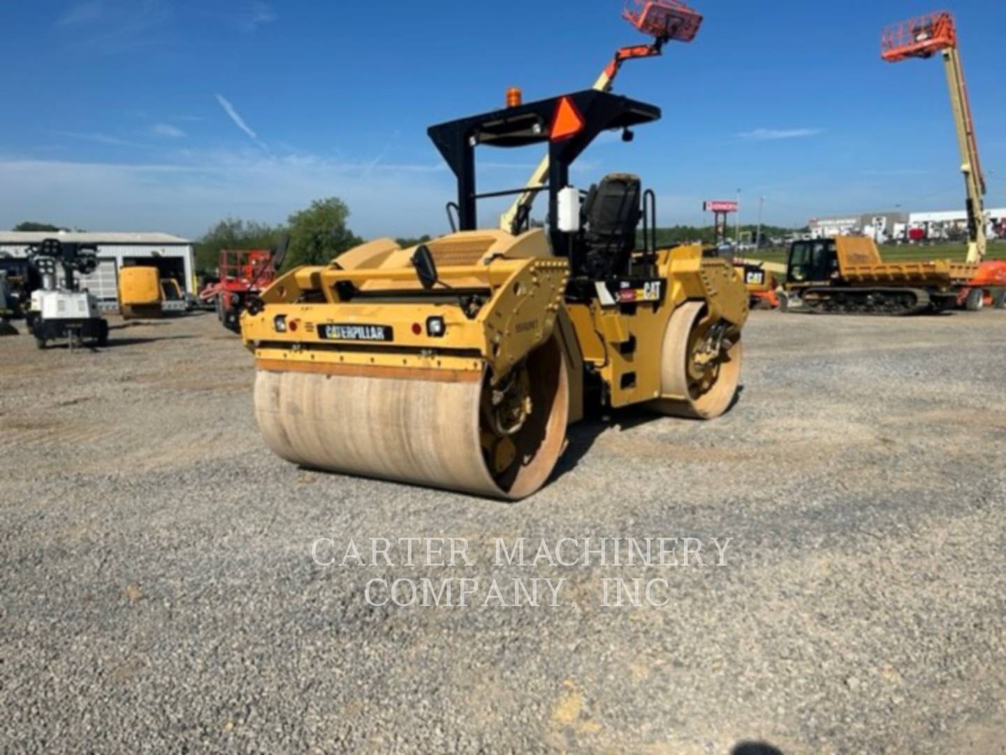 2014 Caterpillar CB64 Compactor