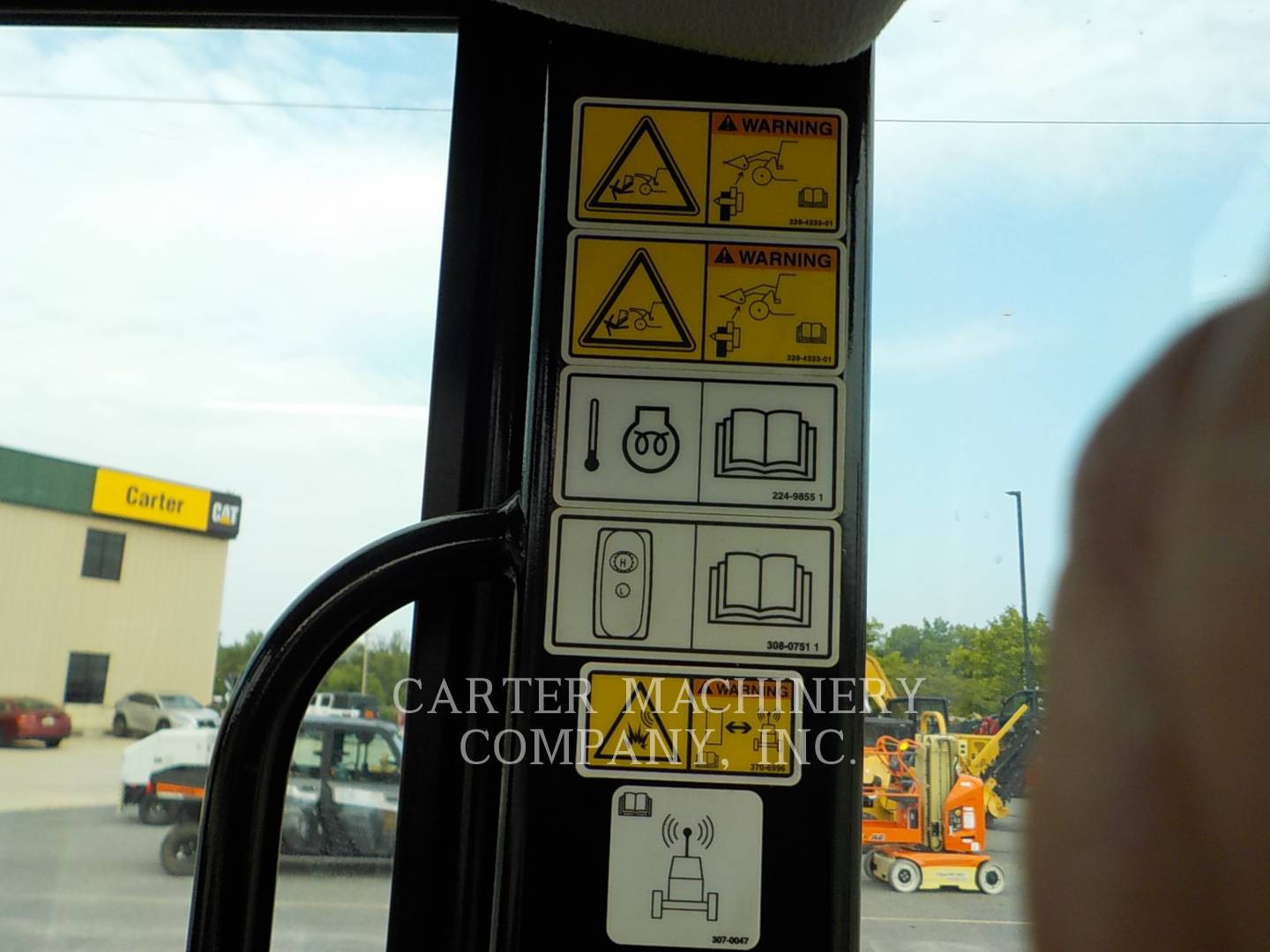 2019 Caterpillar 908M Wheel Loader