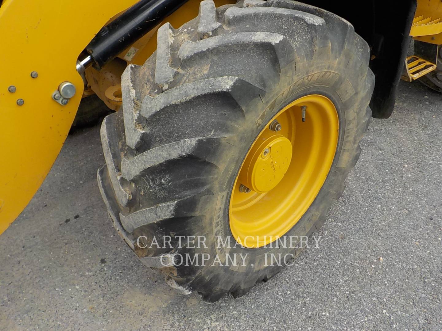 2019 Caterpillar 908M Wheel Loader