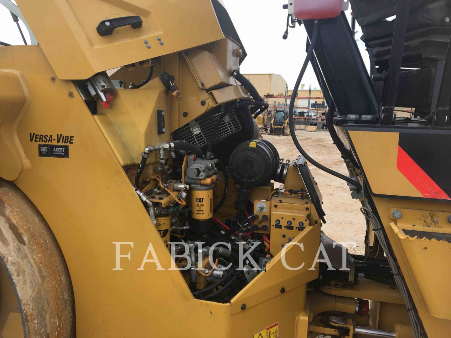 2015 Caterpillar CB64 MAP Vibratory Double