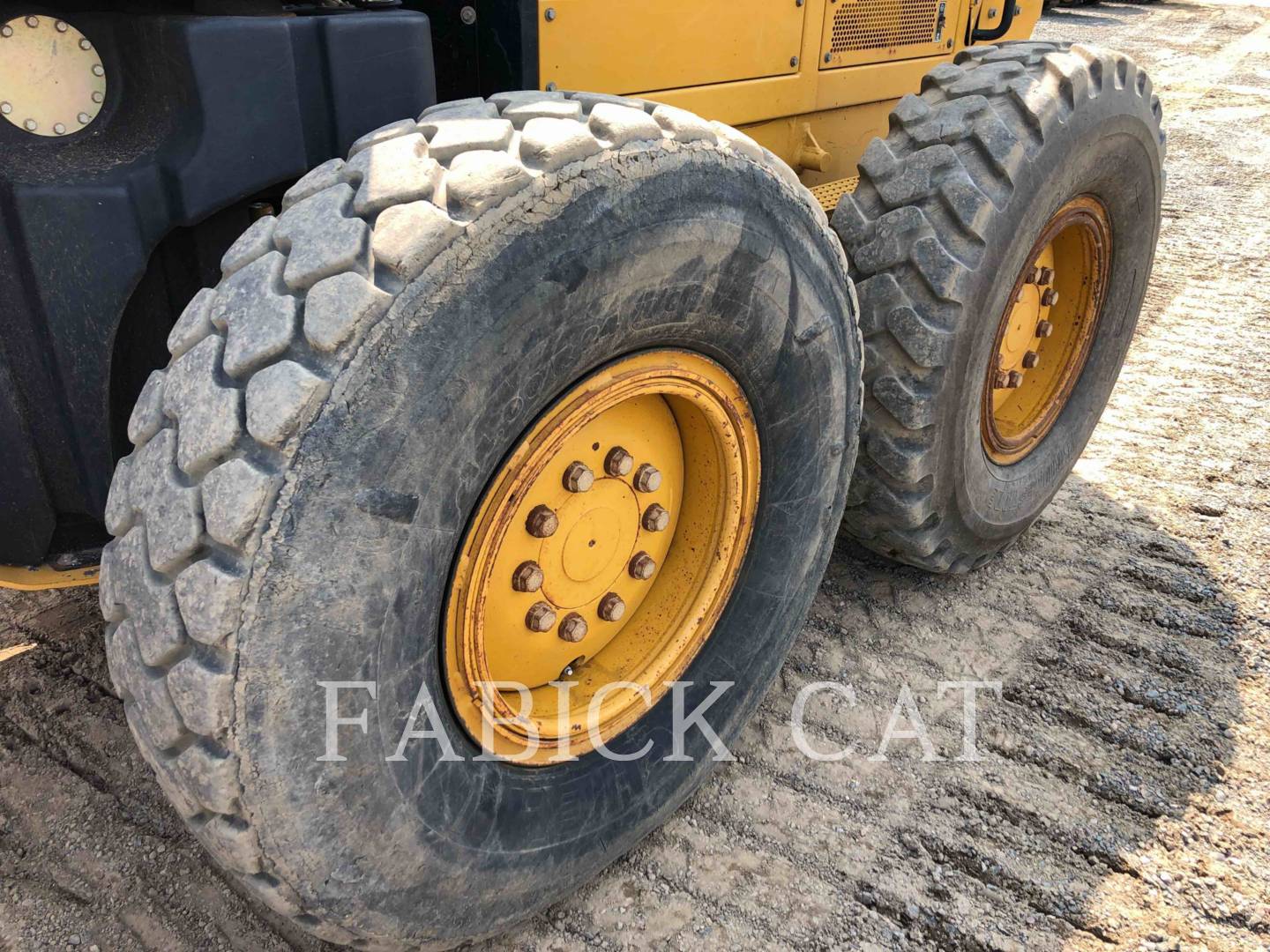 2011 Caterpillar 120MAWD Grader - Road