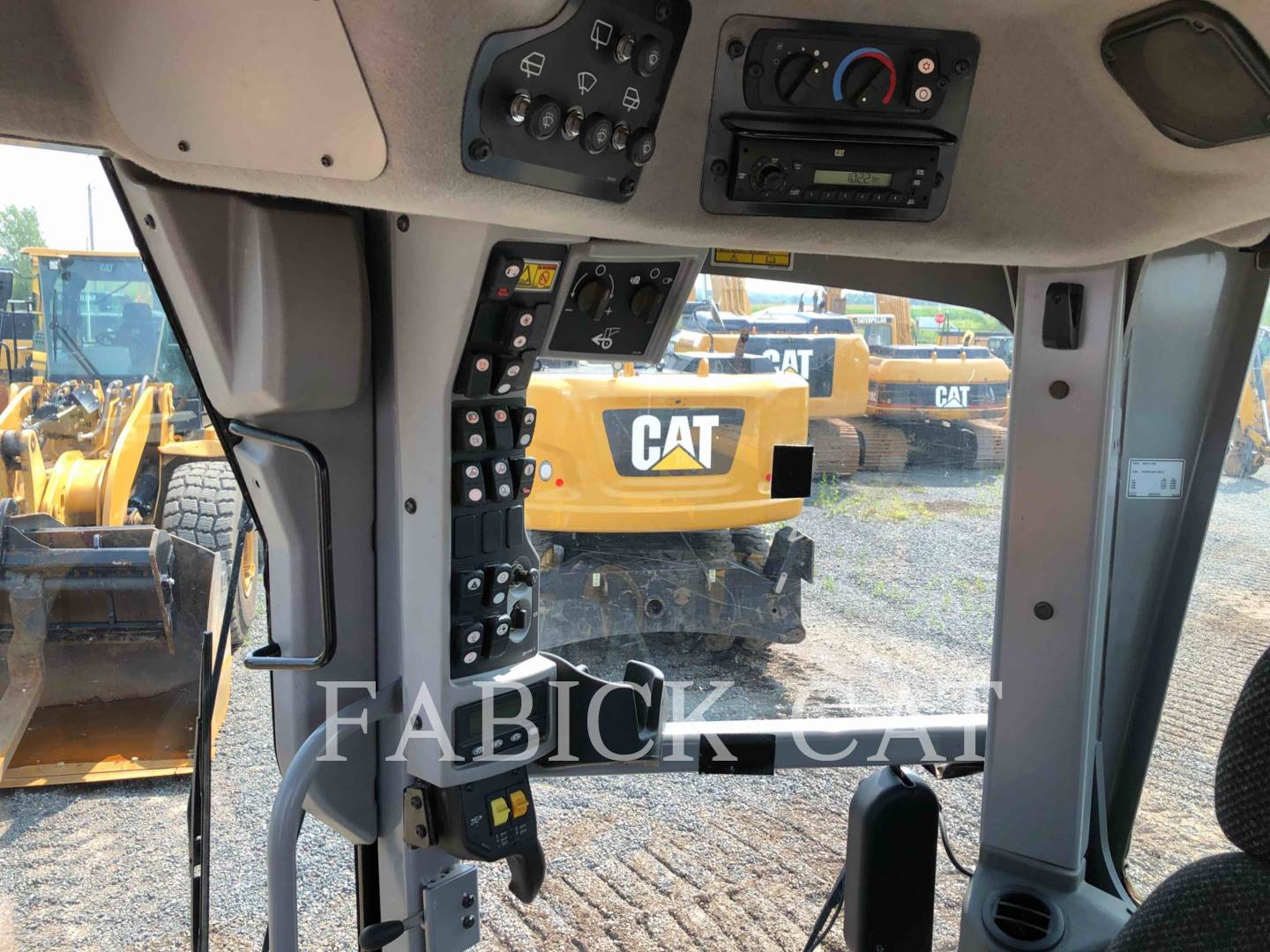 2011 Caterpillar 120MAWD Grader - Road