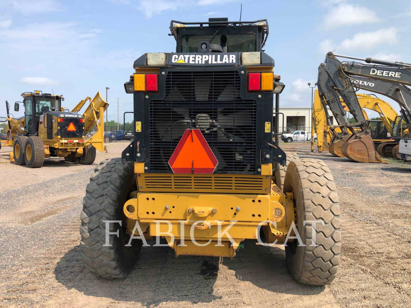 2011 Caterpillar 120MAWD Grader - Road